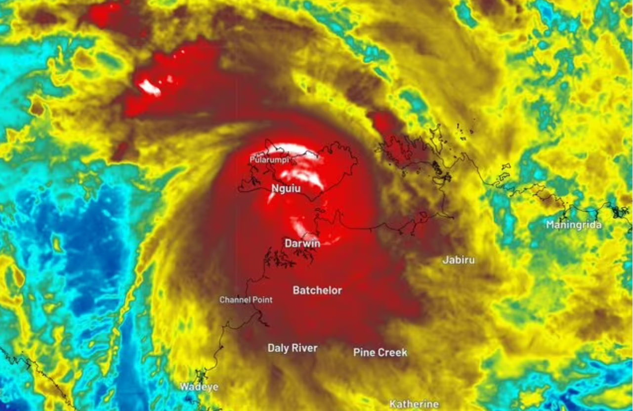 Fina strengthens to category 4 on path to Western Australia