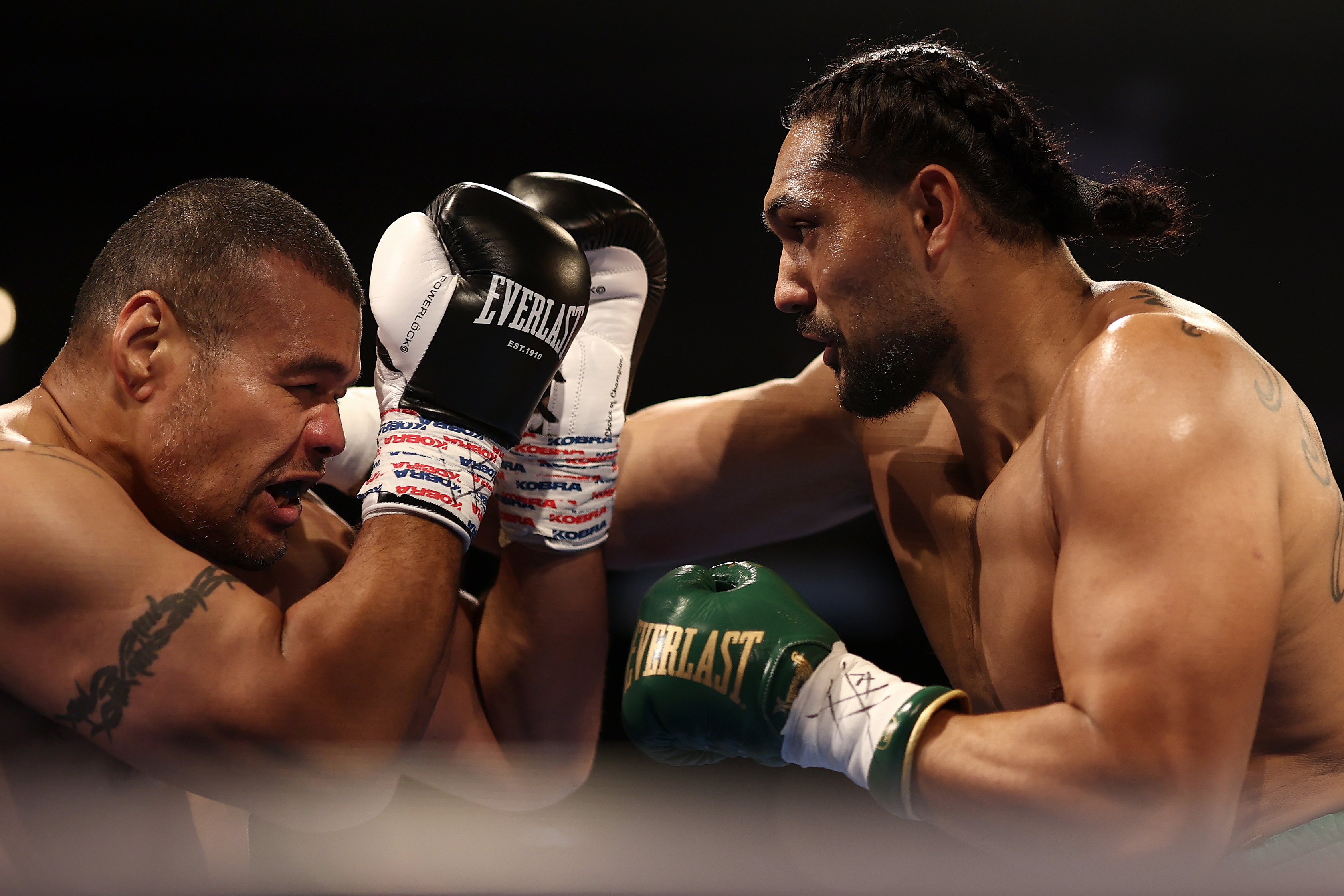 MELBOURNE, AUSTRALIA - APRIL 29: Teremoana Teremoana punches Bowie Tupou during their Heavyweight bout at Melbourne Pavilion on April 29, 2026 in Melbourne, Australia. (Photo by Morgan Hancock/Getty Images)