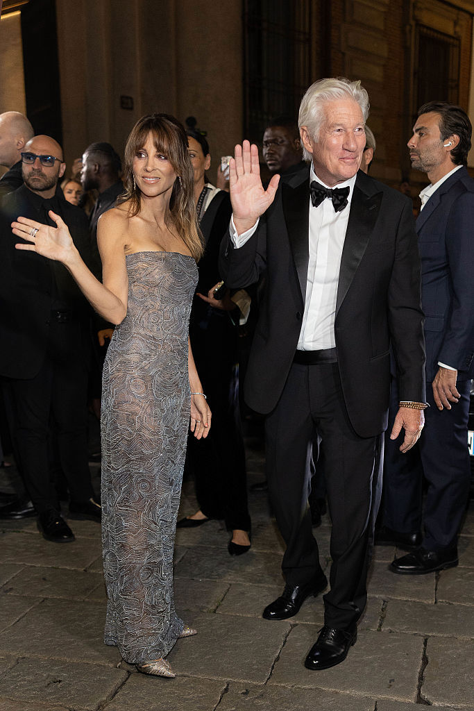  Richard Gere and Alejandra Silva are seen during the Milan Womenswear Spring/Summer 2026 Fashion Week on September 28, 2025 in Milan, Italy. (Photo by Robino Salvatore/GC Images)