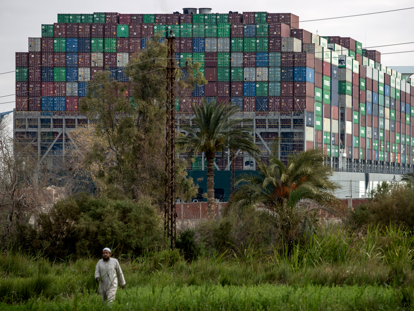 Syria forced to ration fuel as stricken ship keeps Suez Canal blocked