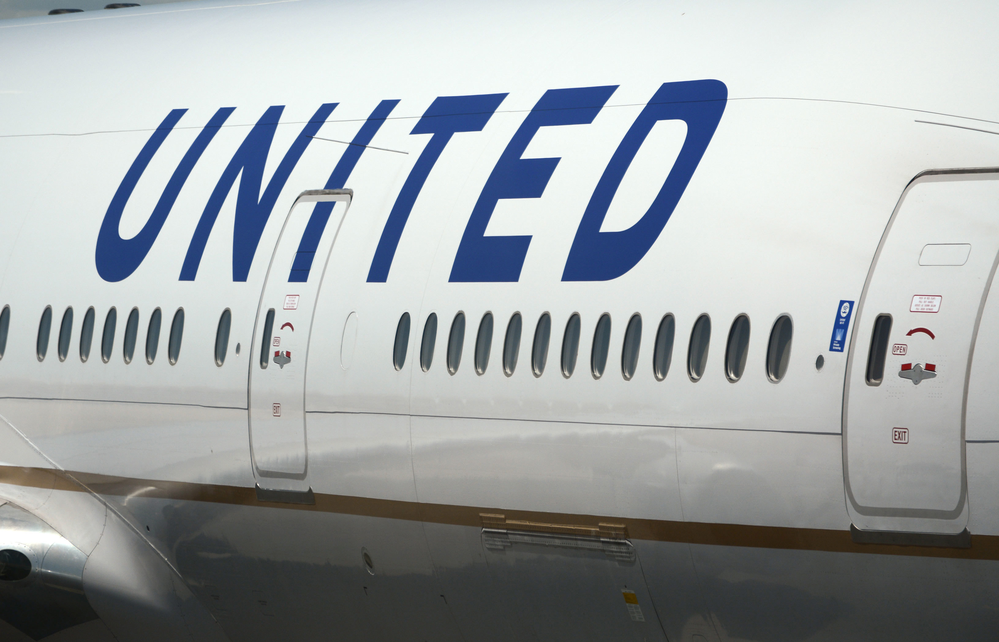Un avión de pasajeros Boeing 777 de United Airlines en el Aeropuerto Internacional de Denver