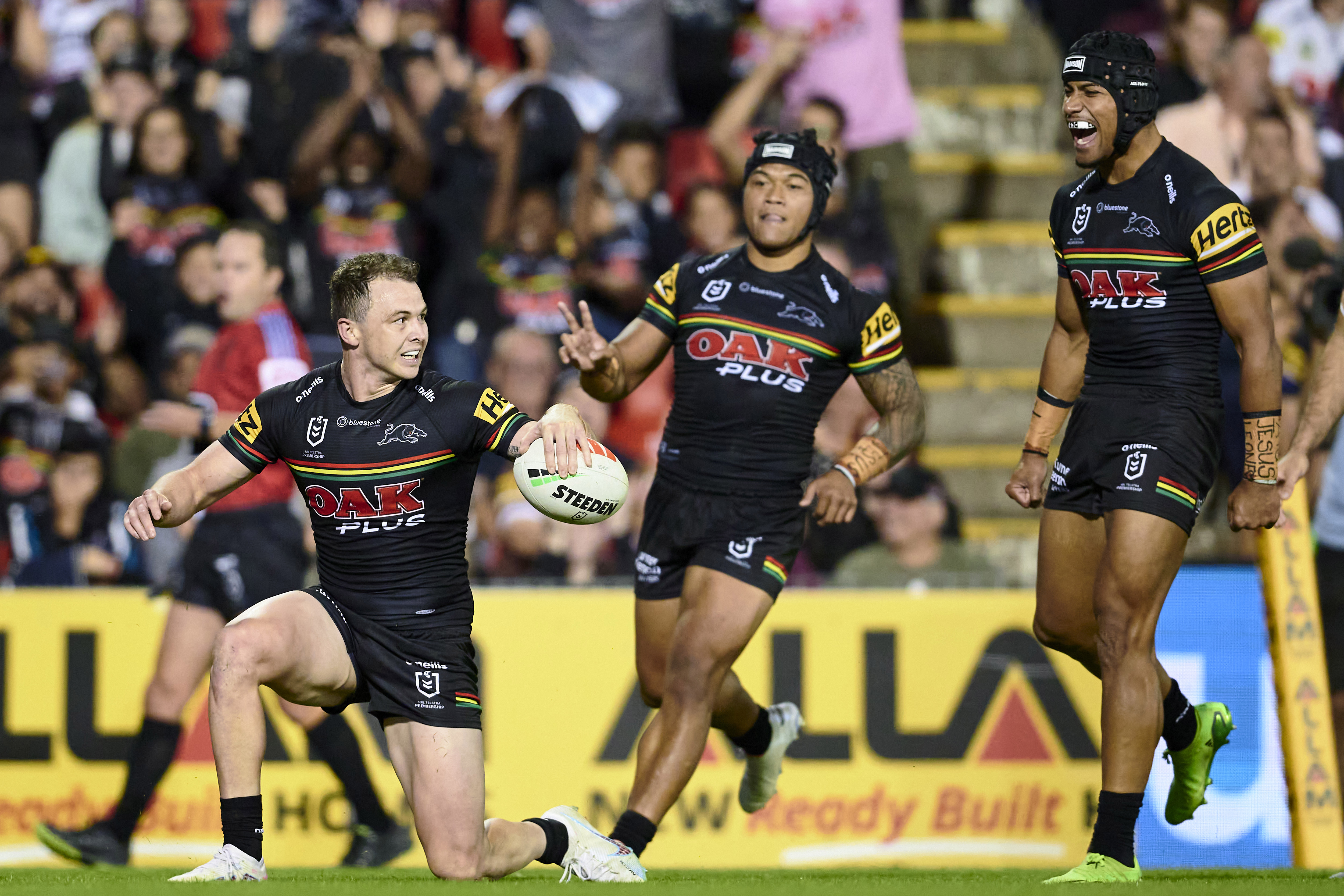 Dylan Edwards signs contract extension with Penrith Panthers