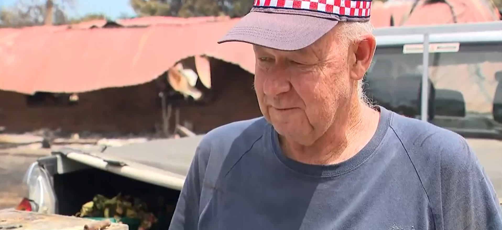 A firefighter brigade commander and his brother are coming to terms with losing their homes after a bushfire ﻿tore through their small town in Victoria's Central Highlands.