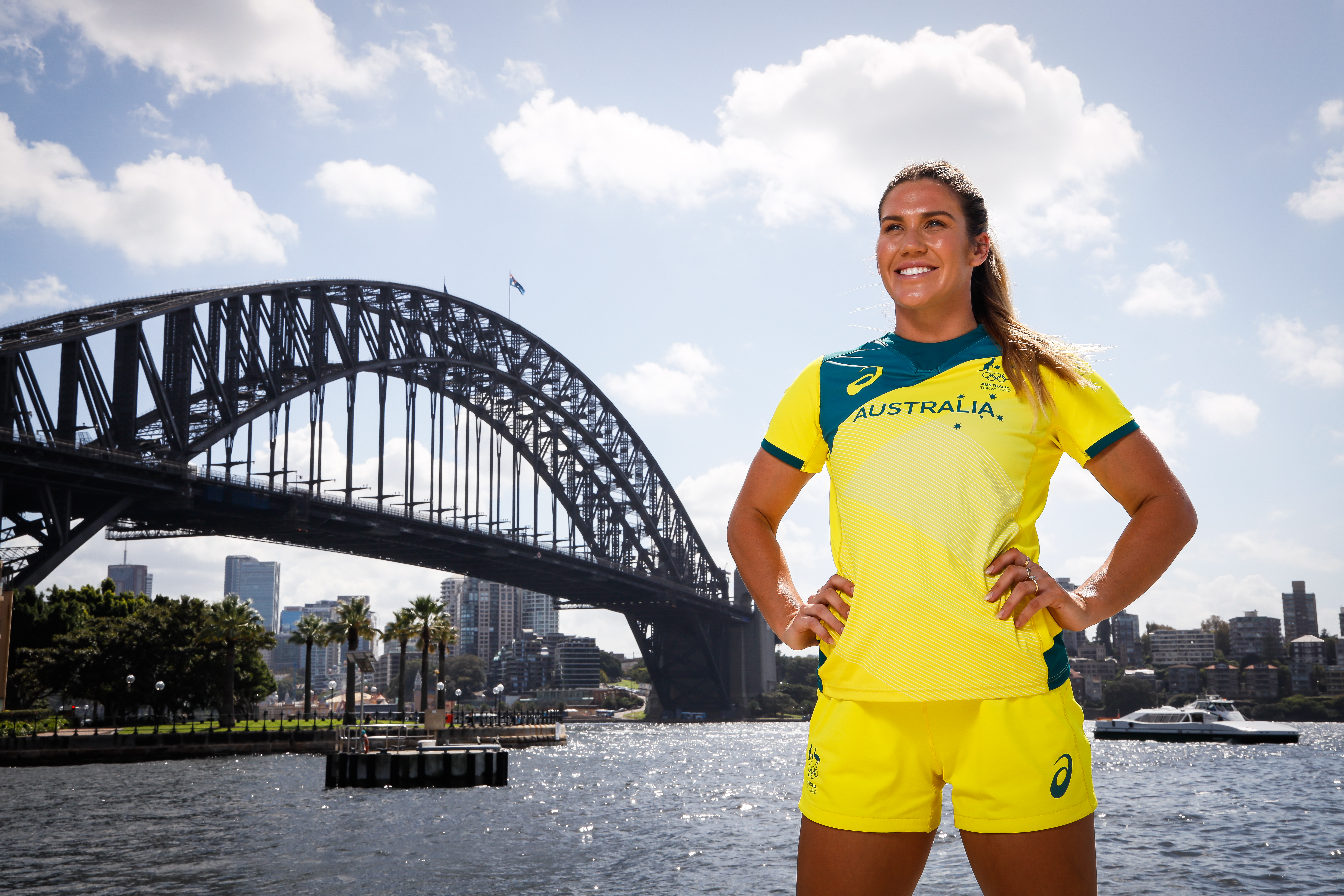 Olympic sevens star Charlotte Caslick switches codes to play NRLW