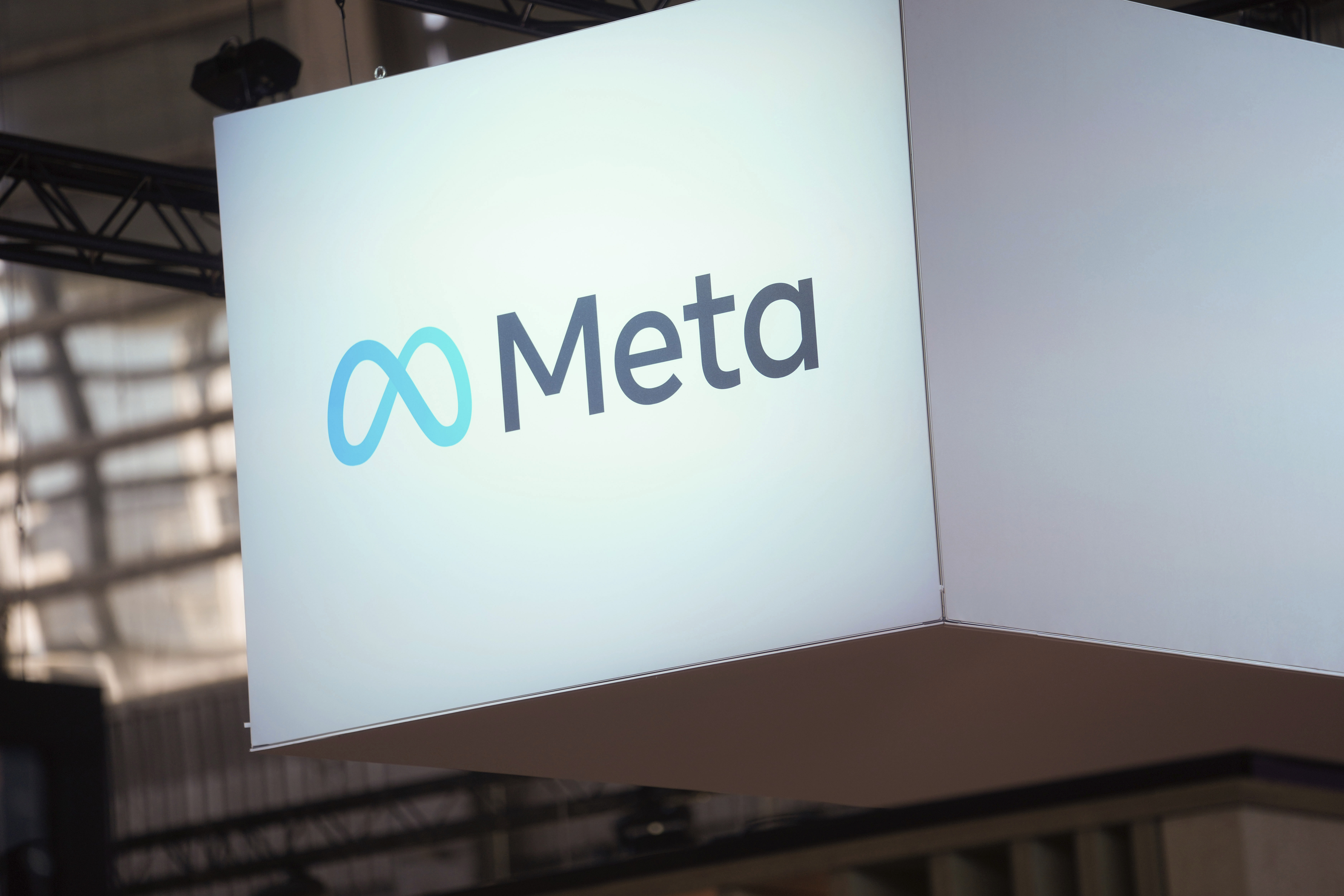 El logotipo de Meta se ve en la feria Vivatech en París, Francia, el 14 de junio de 2023.