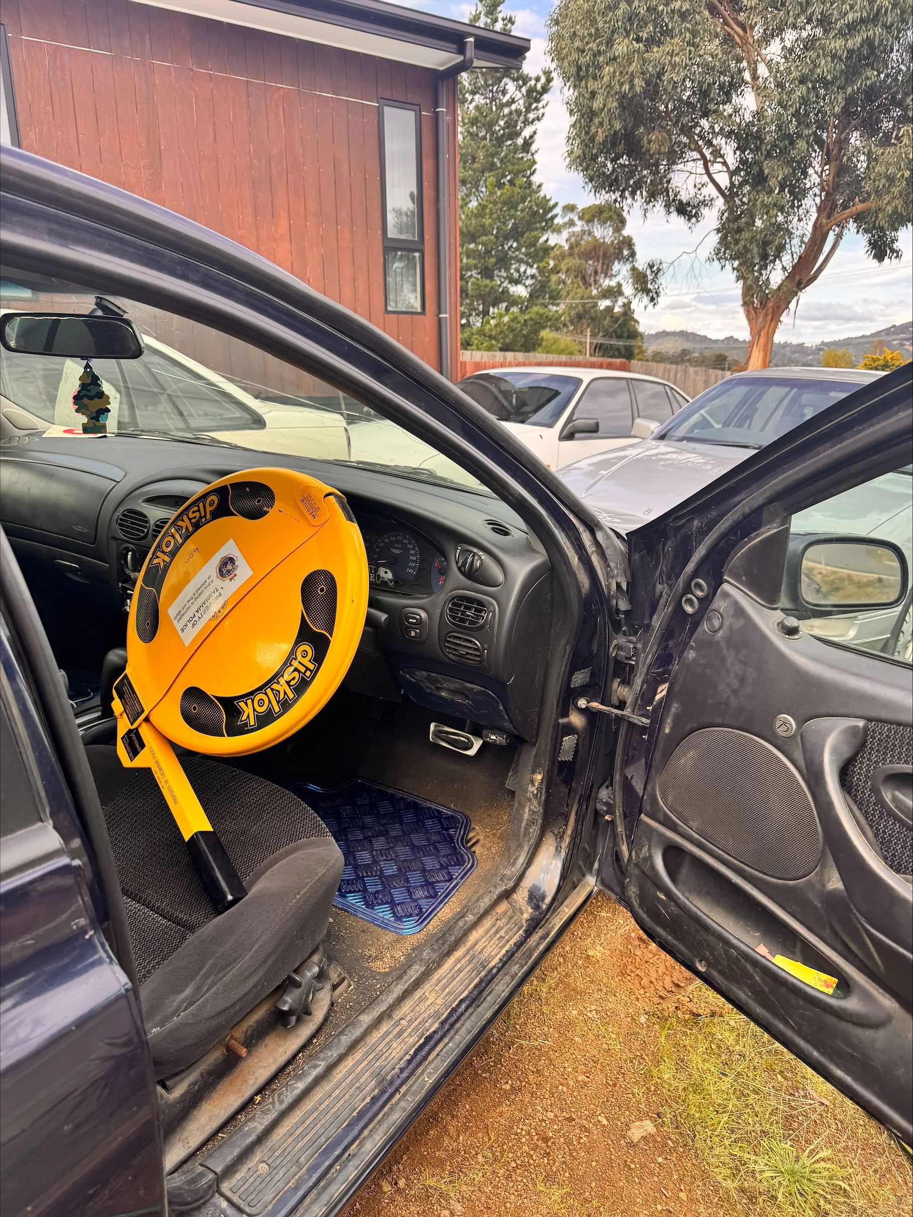 Teen driver has steering wheel clamped for 28 days
