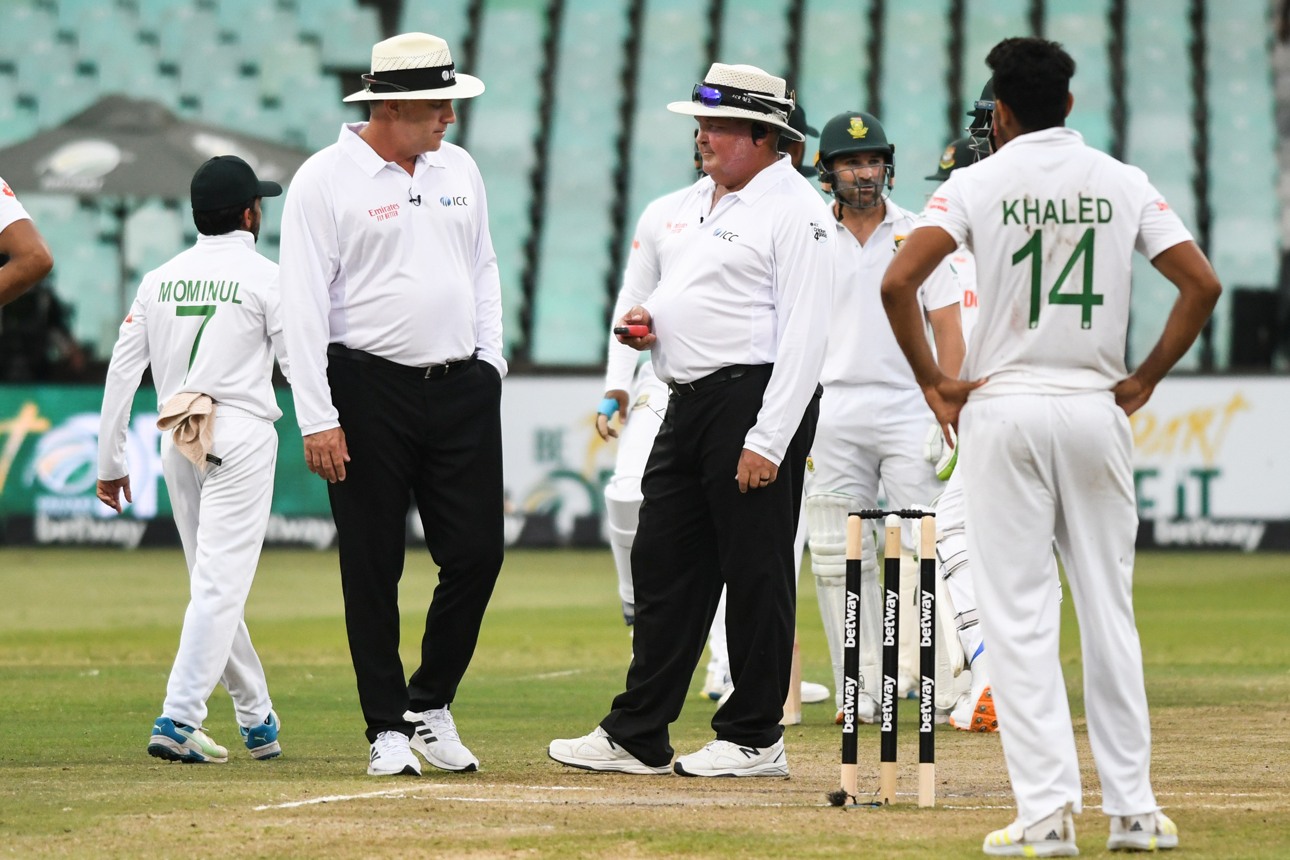 It's just not cricket! Only two neutral umpires can eliminate bias in  favour of home team