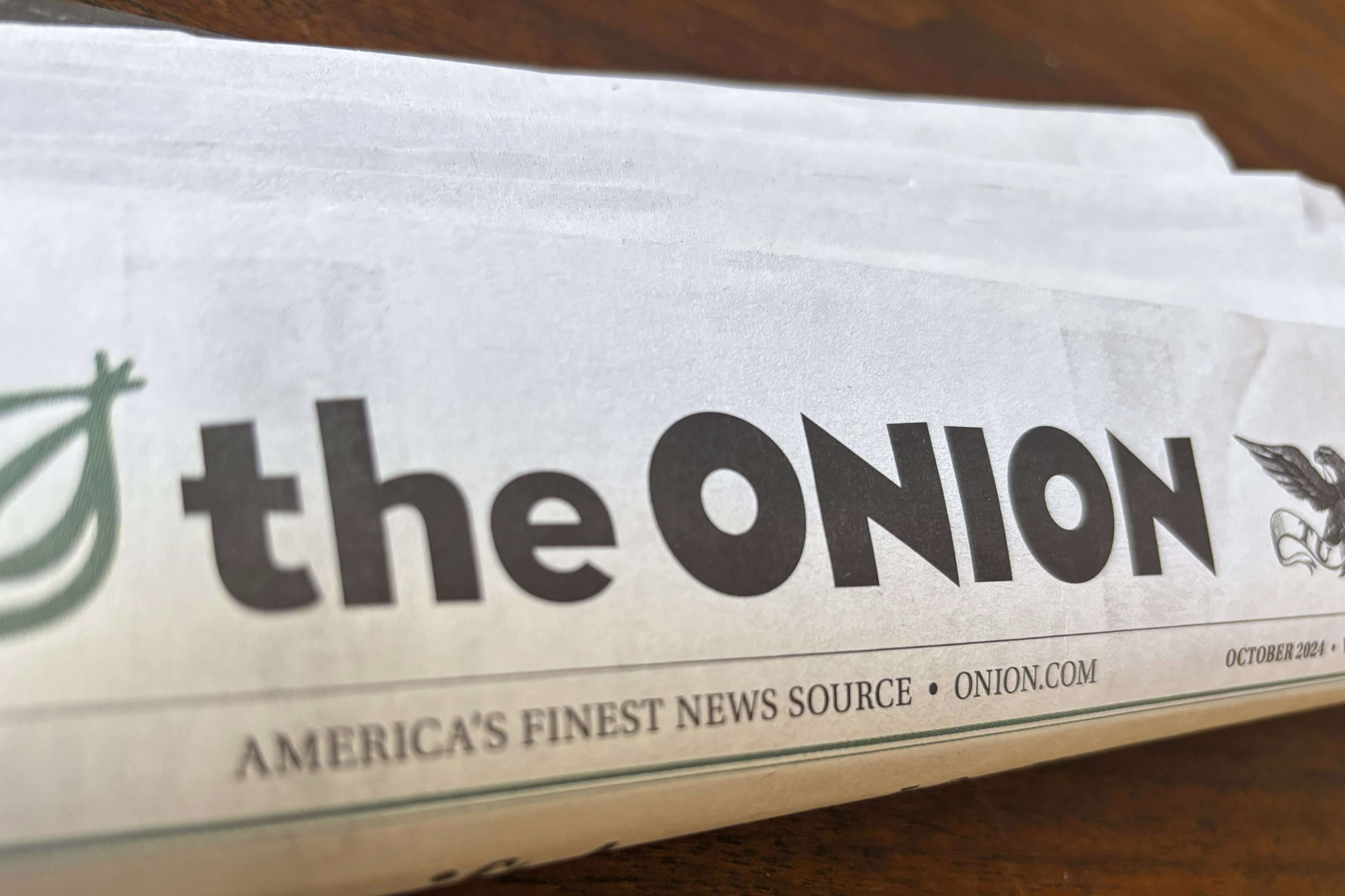 Una copia del medio satírico The Onion.