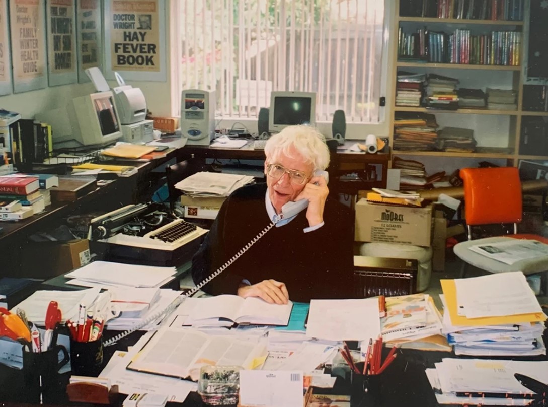 Beloved Aussie TV doctor Dr John Wright dies aged 94.