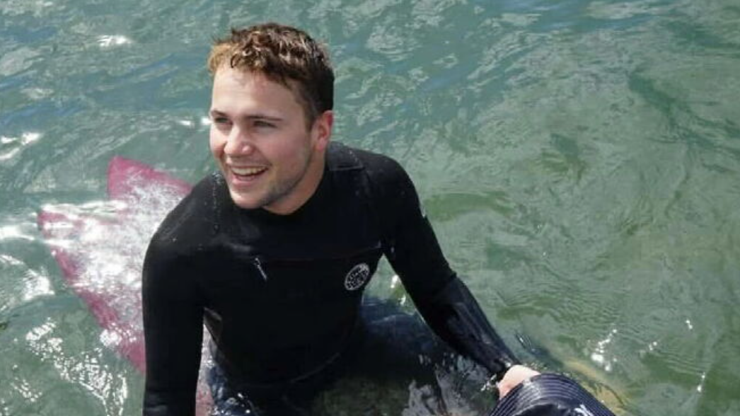 Michael Hurst, 27, died of a suspected heart attack while skiing in Japan.