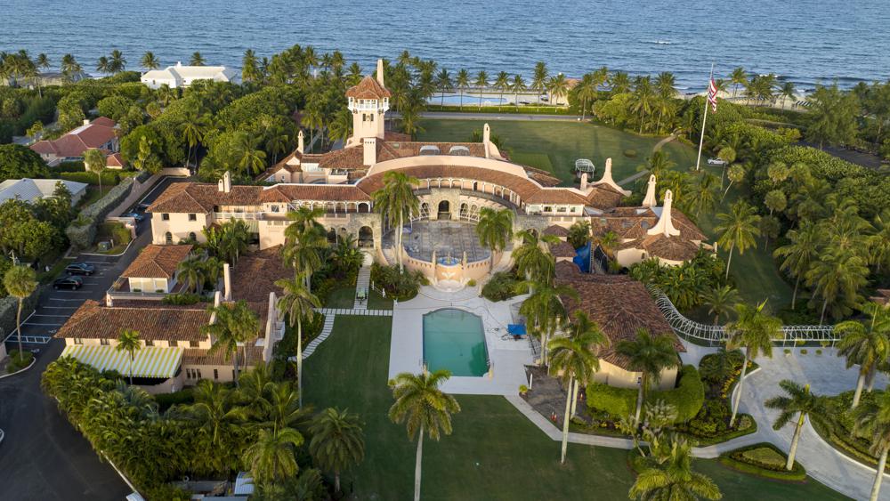 Una vista aérea de la propiedad Mar-a-Lago del expresidente Donald Trump se ve el miércoles 10 de agosto de 2022 en Palm Beach, Florida. 