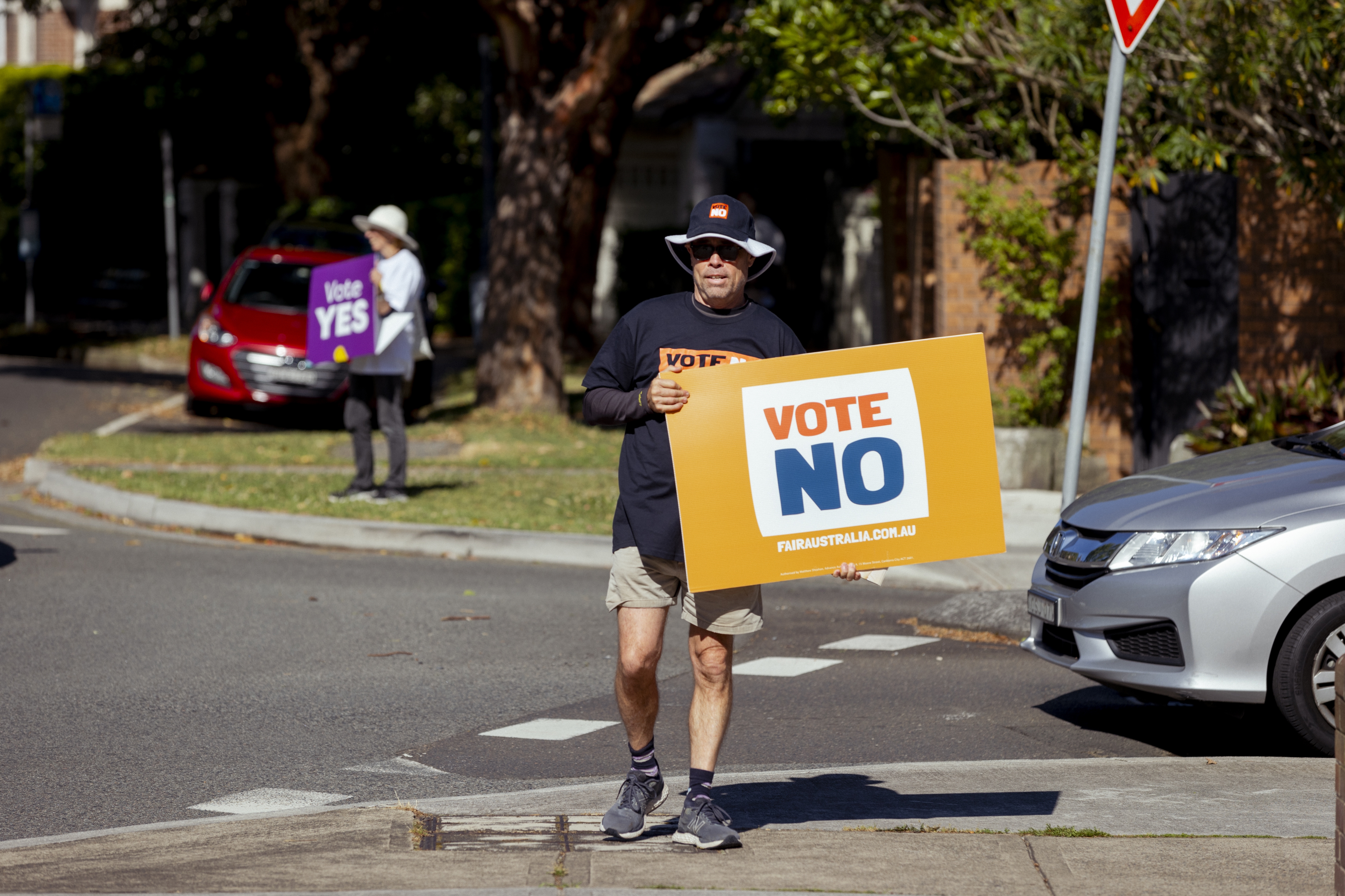 Yes and No campaign volunteers