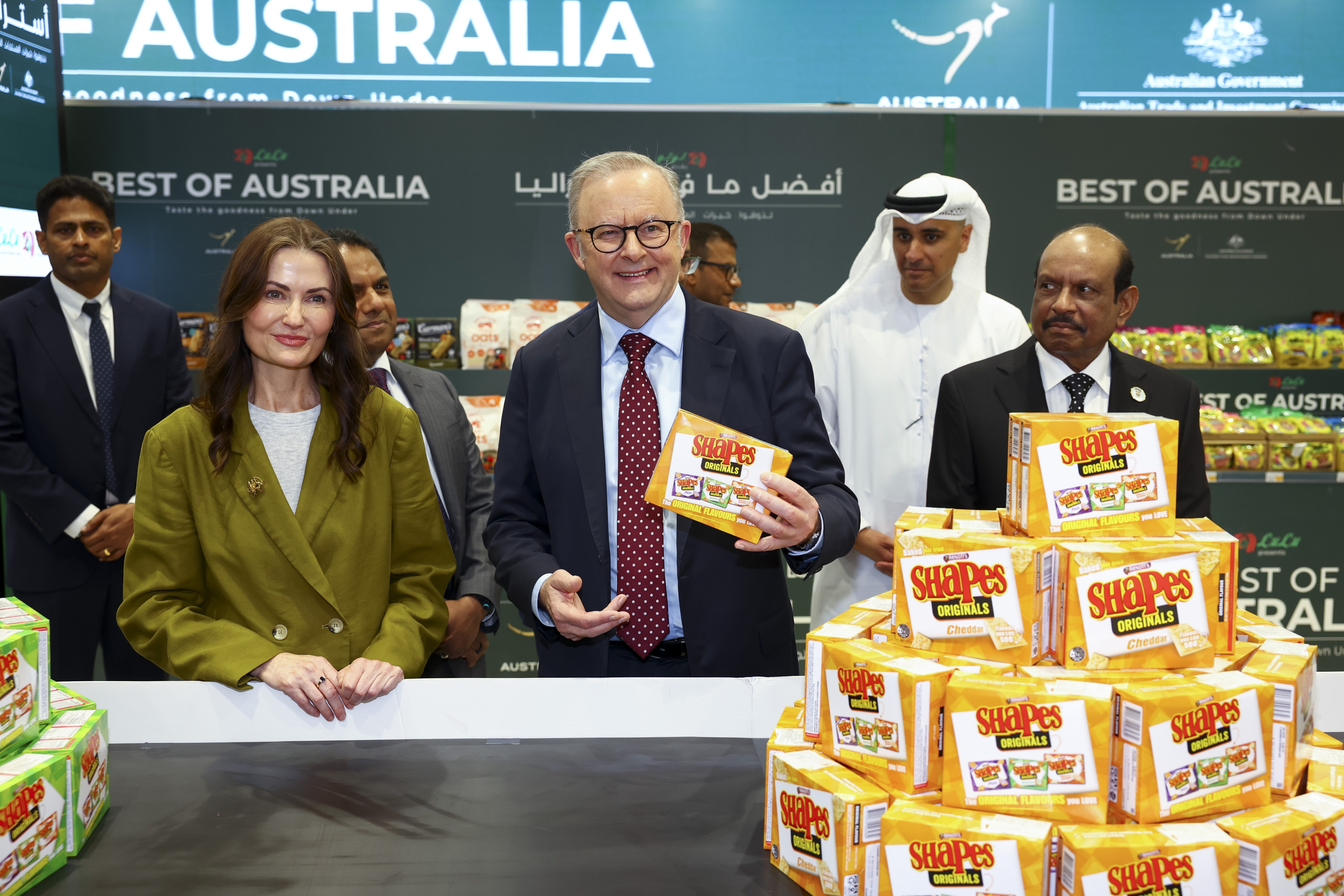 Prime Minister Anthony Albanese during a visit to Lulu Hypermarket, which imports Australian goods to the UAE, in Abu Dhabi, United Arab Emirates on September 29, 2025.  