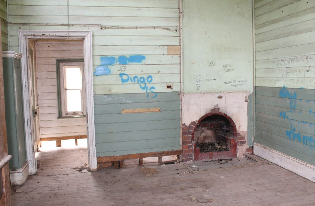 Property for sale in rural Victoria with offensive language and termite damage.