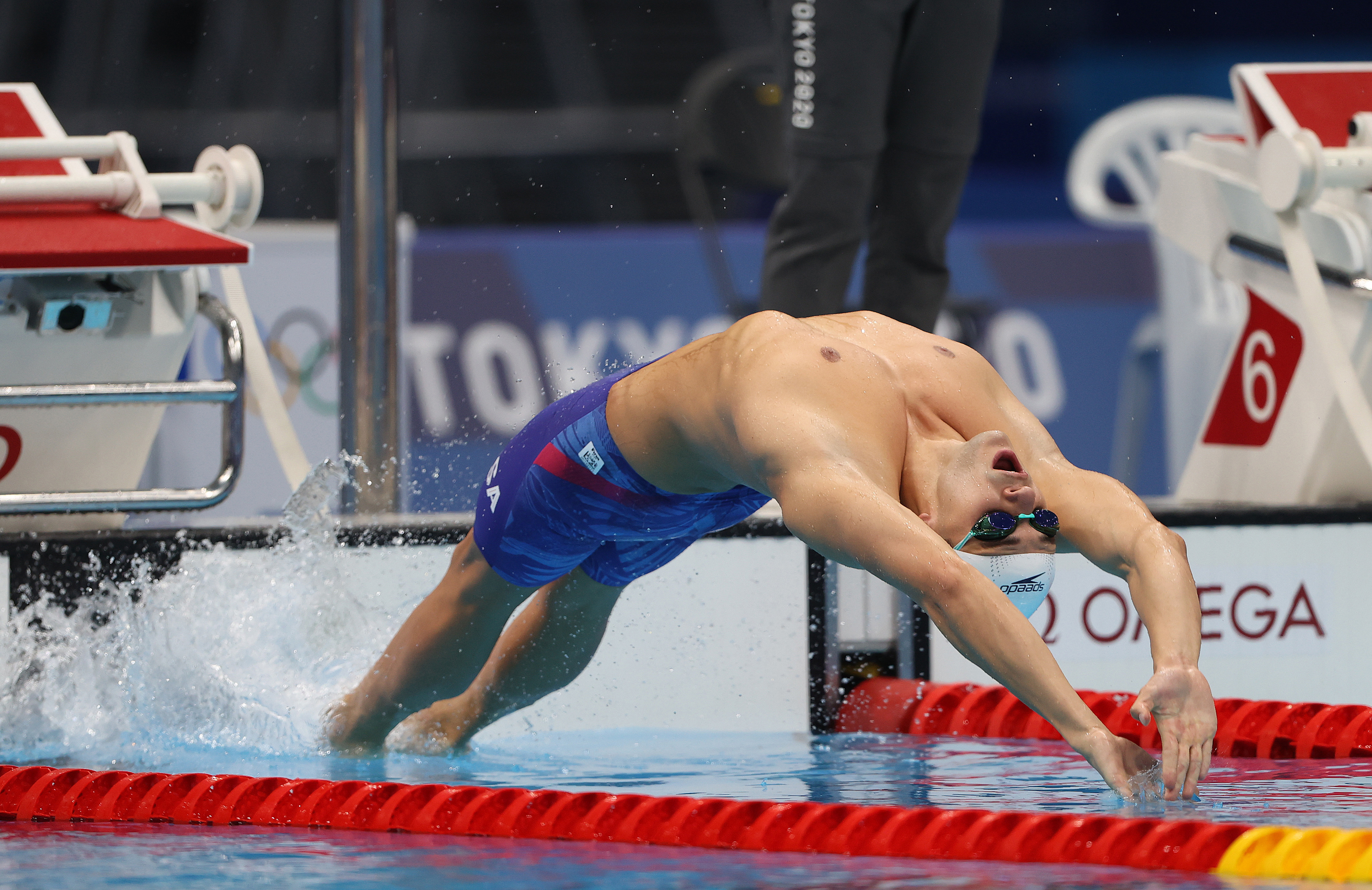 Ryan Murphy competes in the heats of the 200m backstroke in Tokyo.