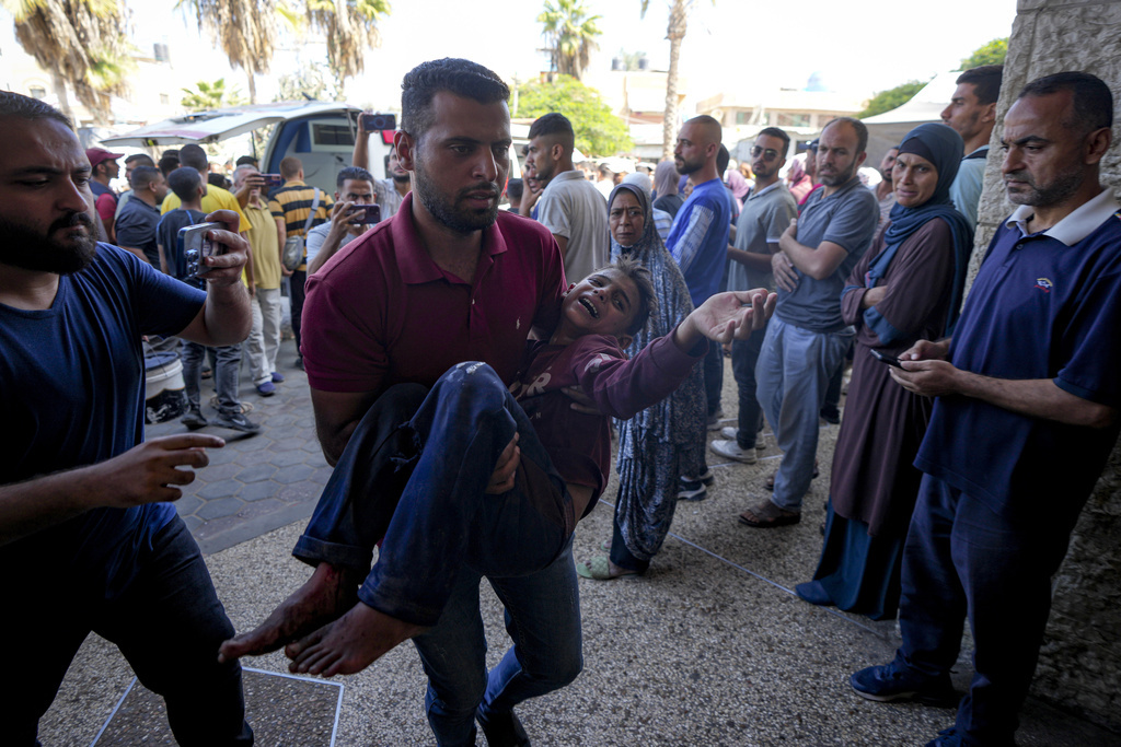 ONU dice que cascos azules resultaron heridos cuando tanques israelíes dispararon contra sede