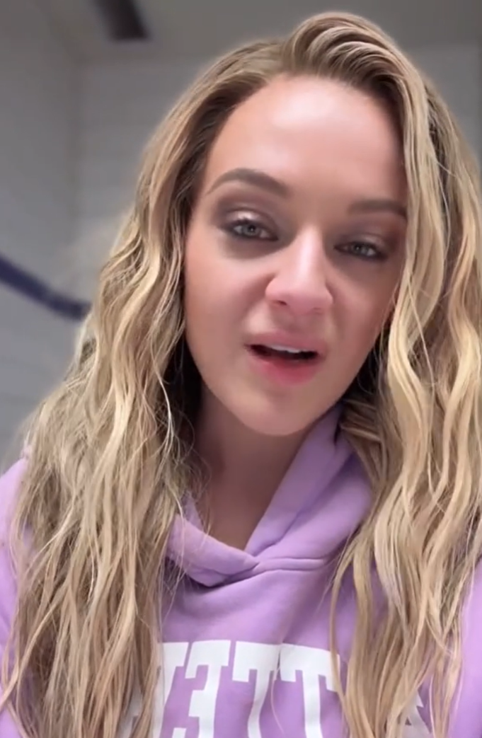 Kelsea Ballerini announcing she was forced to end her concert due to illness. 