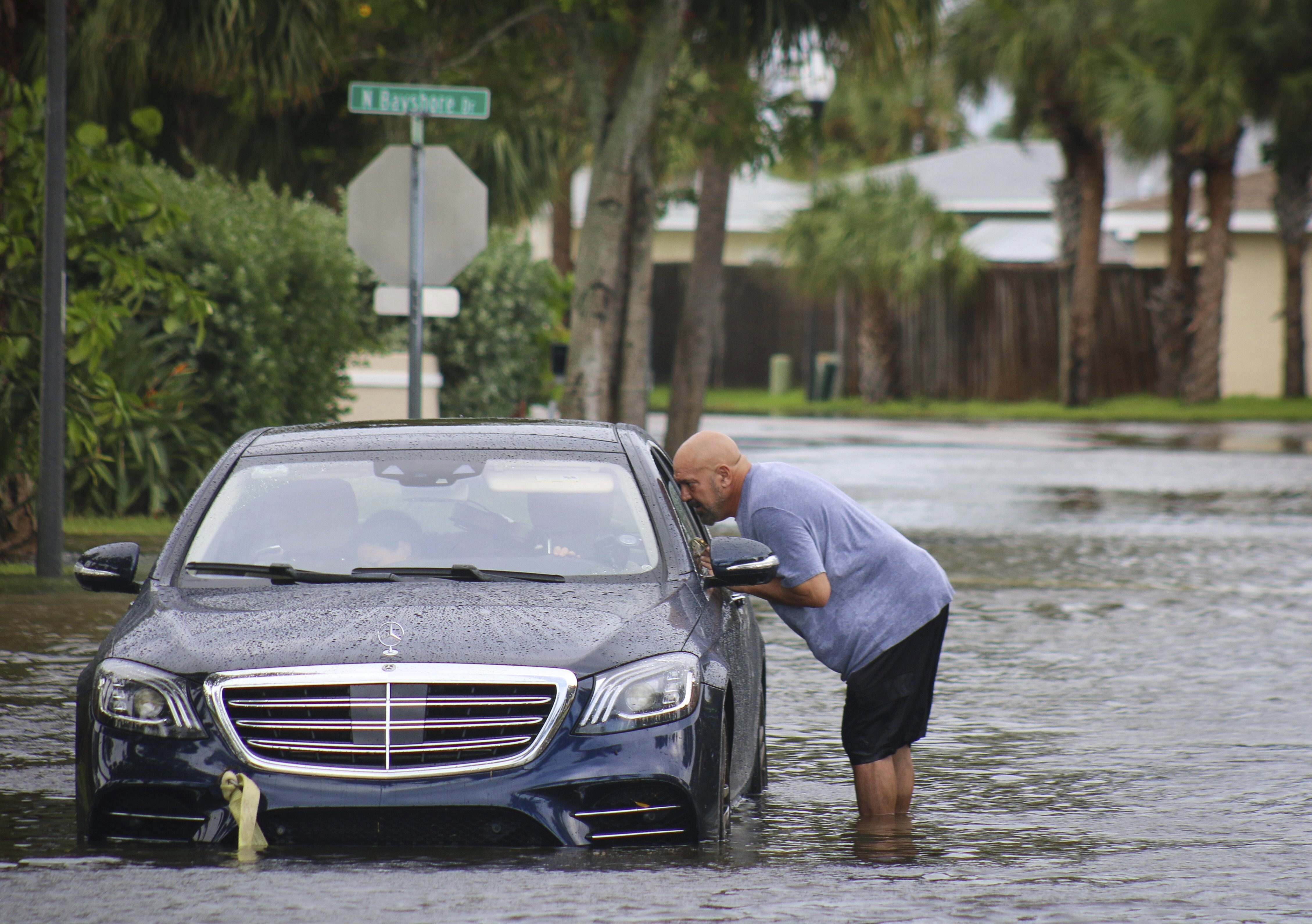 Helene se fortalece hasta convertirse en huracán de categoría 4 a medida que se acerca a la costa del Golfo de Florida