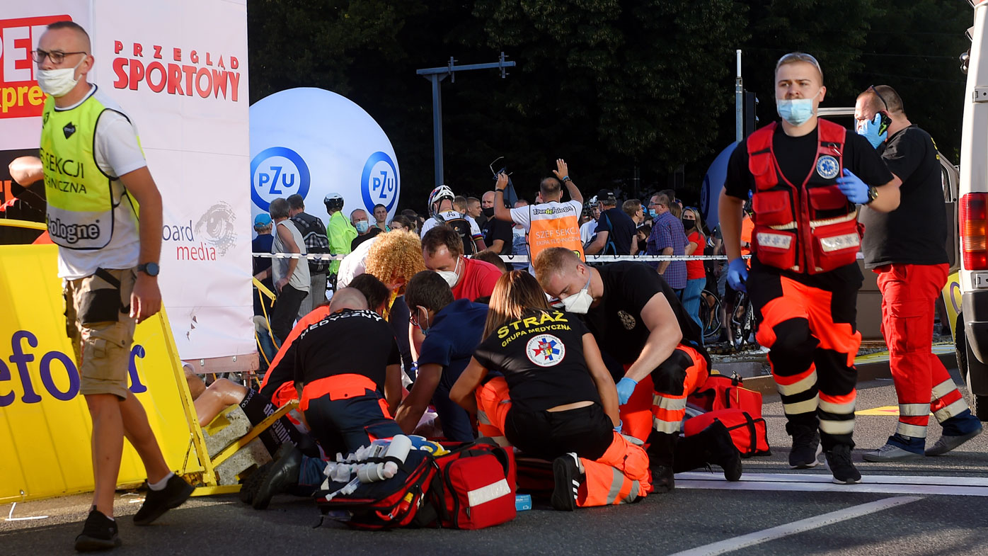 Fabio Jakobsen of The Netherlands is treated by doctors