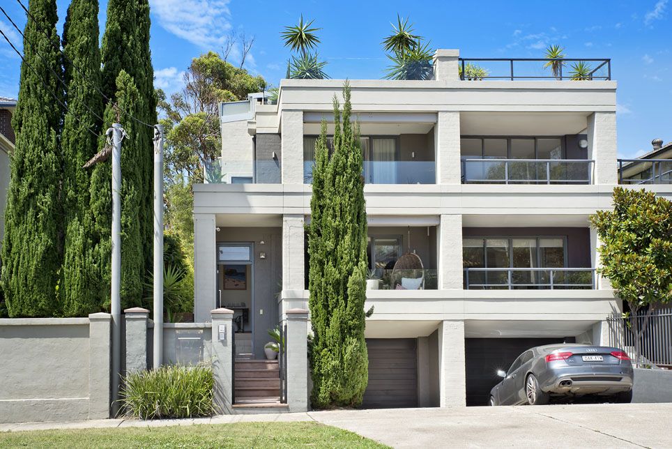 jennifer hawkins property portfolio jake wall: coogee