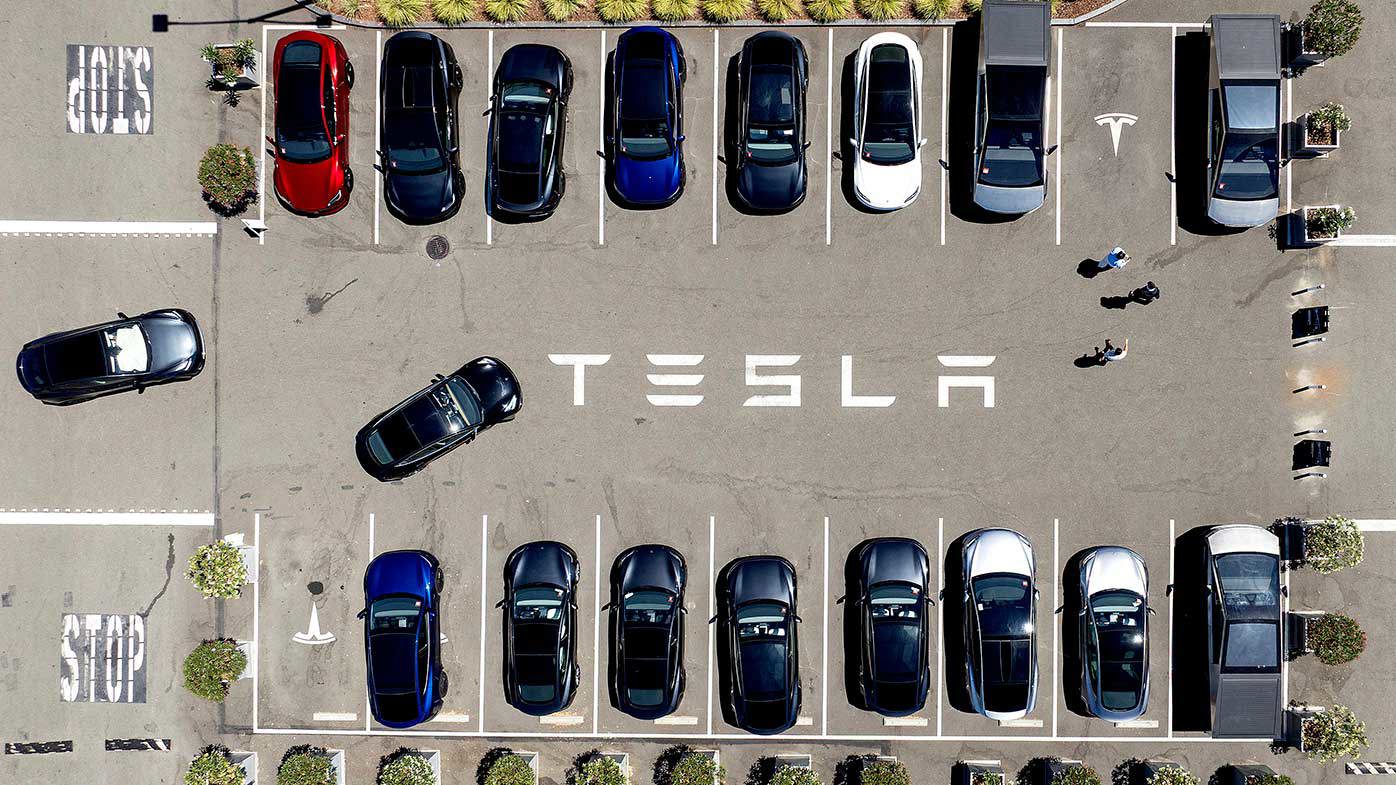 Tesla will convert its car factory in Fremont, California, to make robotos.
