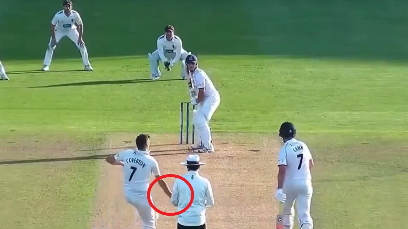 England fast bowler Craig Overton attempts to Mankad Warwickshire's  Matthew Lamb.