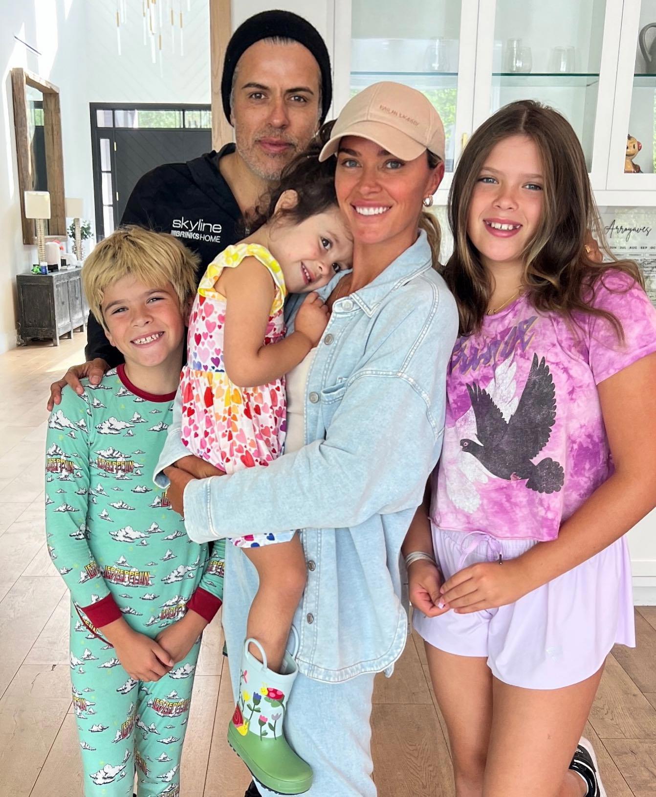 Teddi Mellencamp, Edwin Arroyave, and their children
