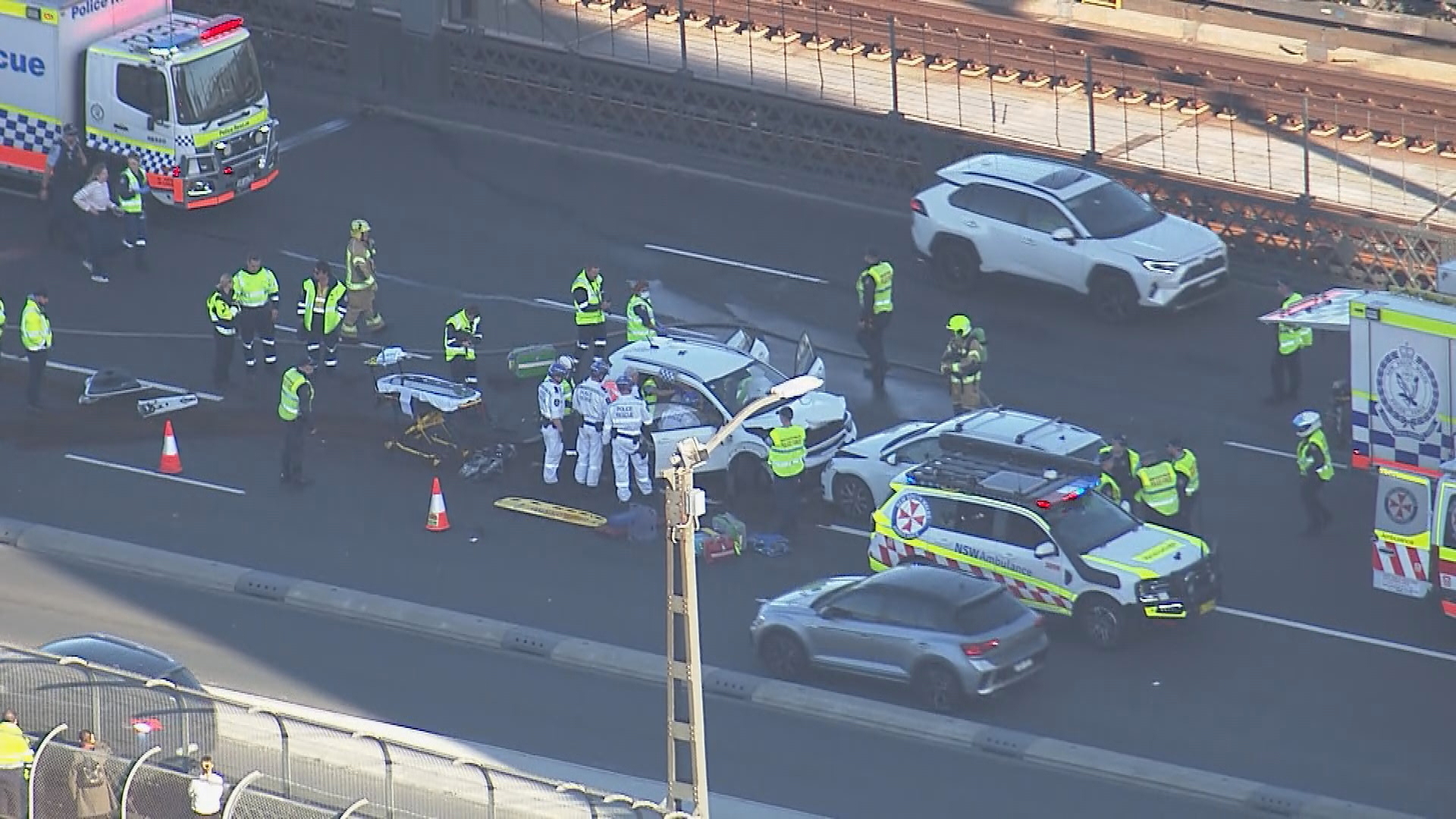 Major delays on Sydney Harbour Bridge after multi-car crash 