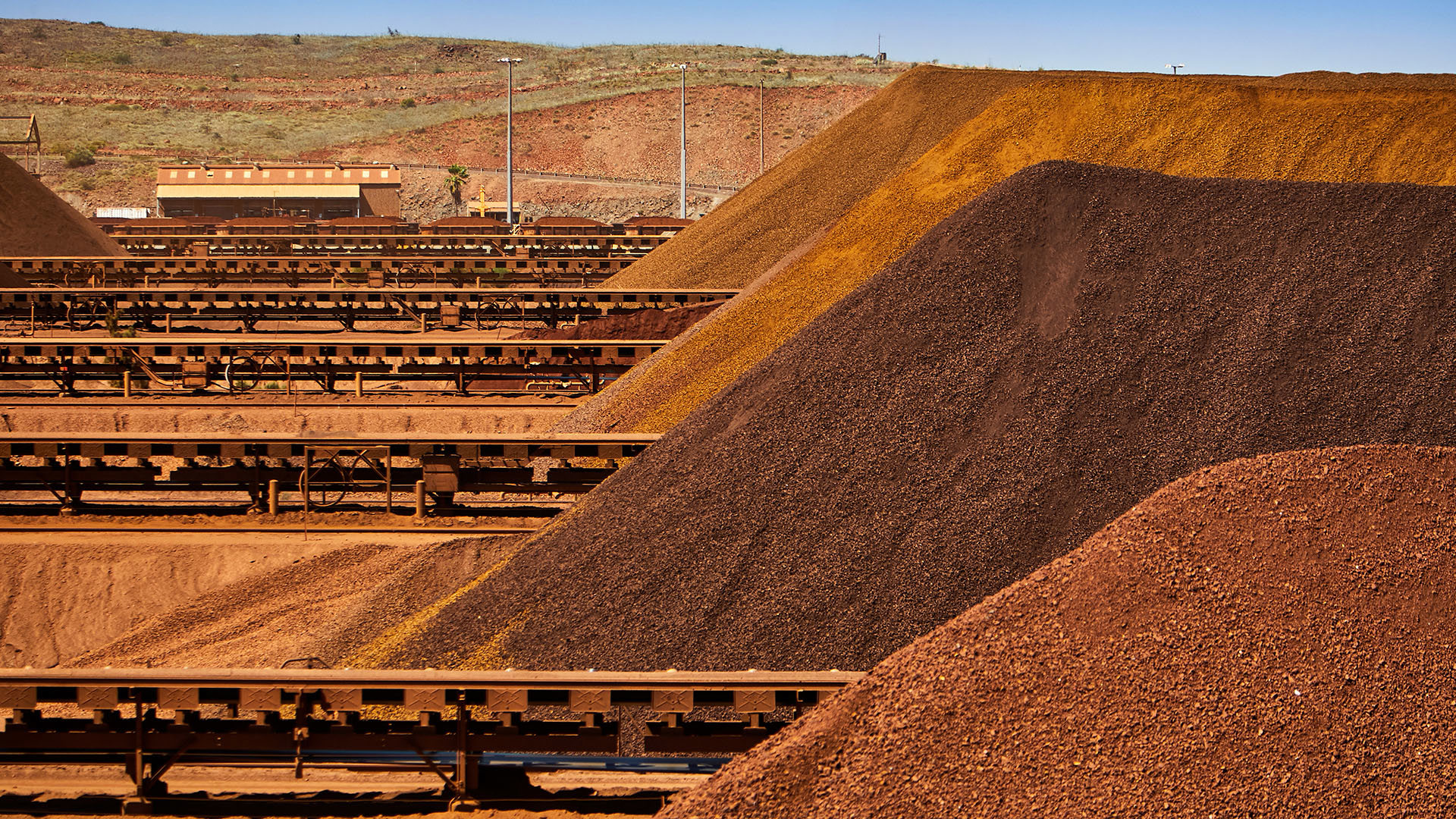 Rio Tinto is looking to slash sick leave by 73 per cent for tens of thousands of workers in Western Australia's Pilbara mines.
