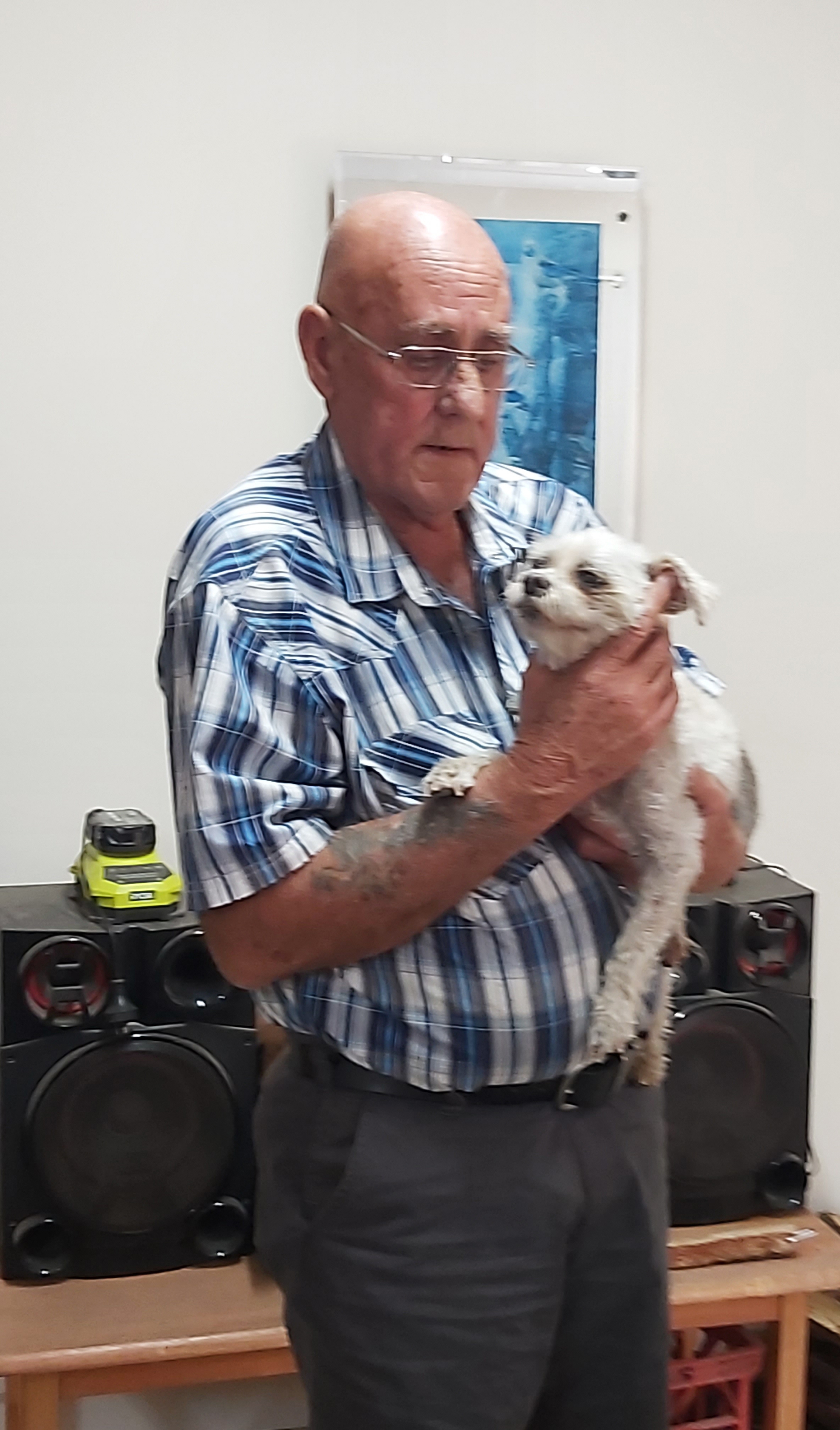 Neville 'Slim' Mugridge with his dog Dusty in 2020.