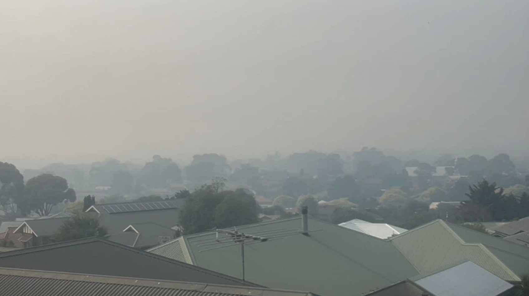 Smoke blanketed surburbs across Melbourne this morning.