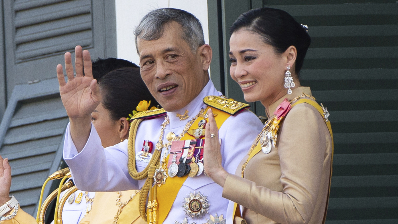 Thai King makes his mistress a 'royal consort' in front of his wife