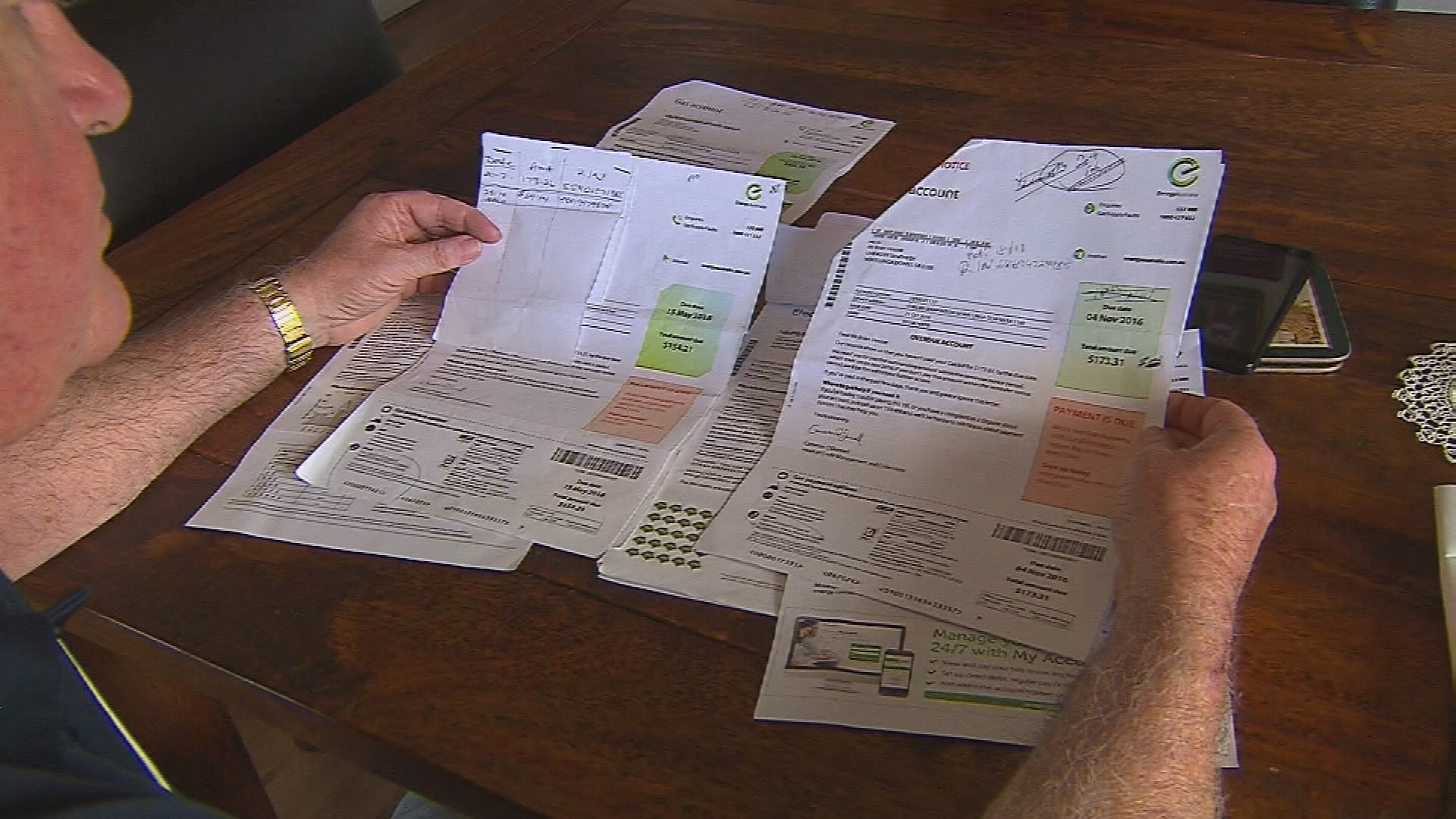 Energy prices dominate more than 17 000 complaints made to NSW