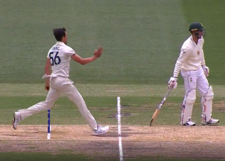 Mitchell Starc thinks about the Mankad on Theunis de Bruyn at the MCG.