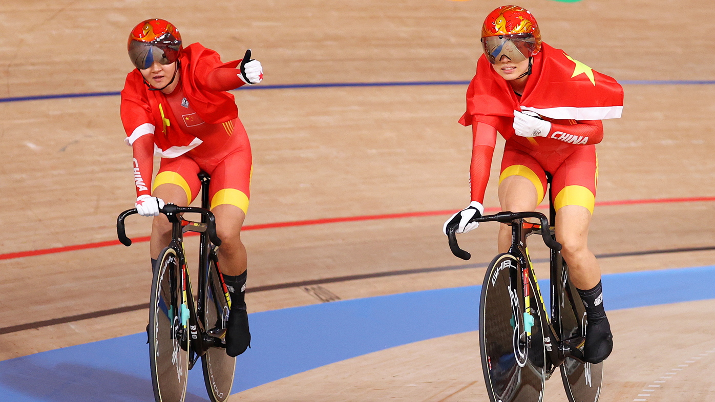 Tianshi Zhong and Shanju Bao of Team China