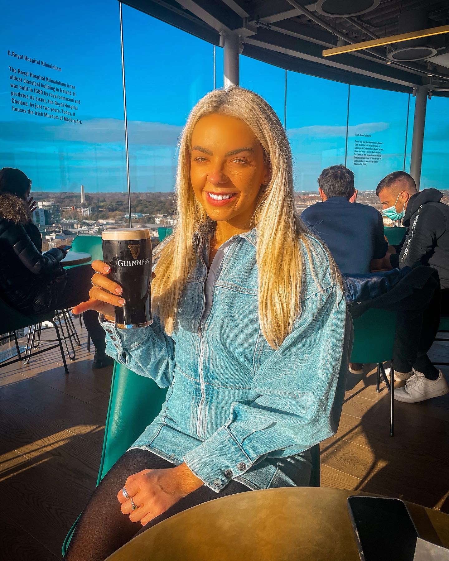 Expat Caroline Mc Kenna was in the final hour of a "wonderful" trip home to Ireland when her travel plans unravelled.