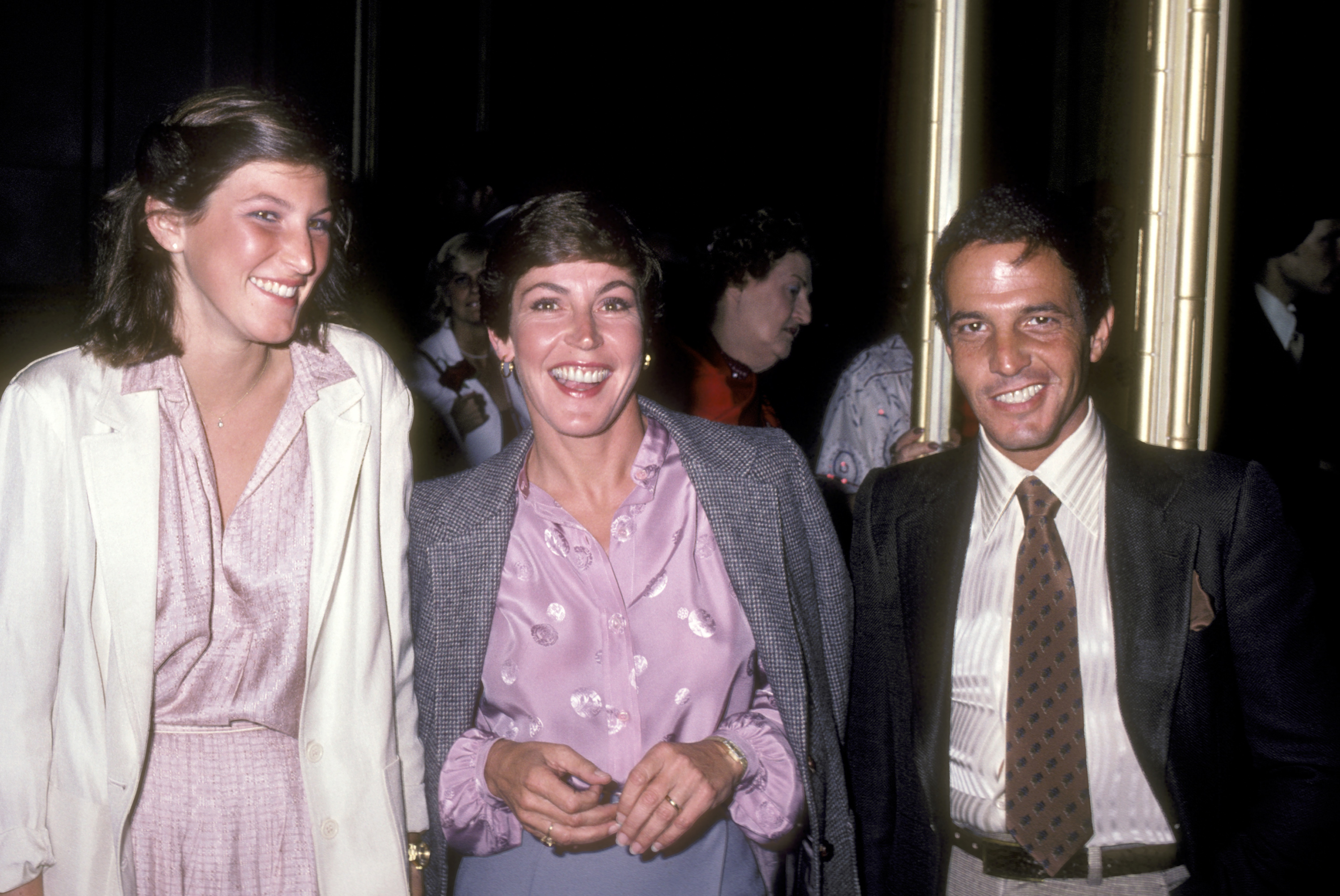 Traci Donat, Helen Reddy and husband Manager Jeff Wald attend the Presidential Fundraiser Dinner for Governor Jerry Brown on February 29, 1980 at Beverly Wilshire Hotel in Beverly Hills, California.
