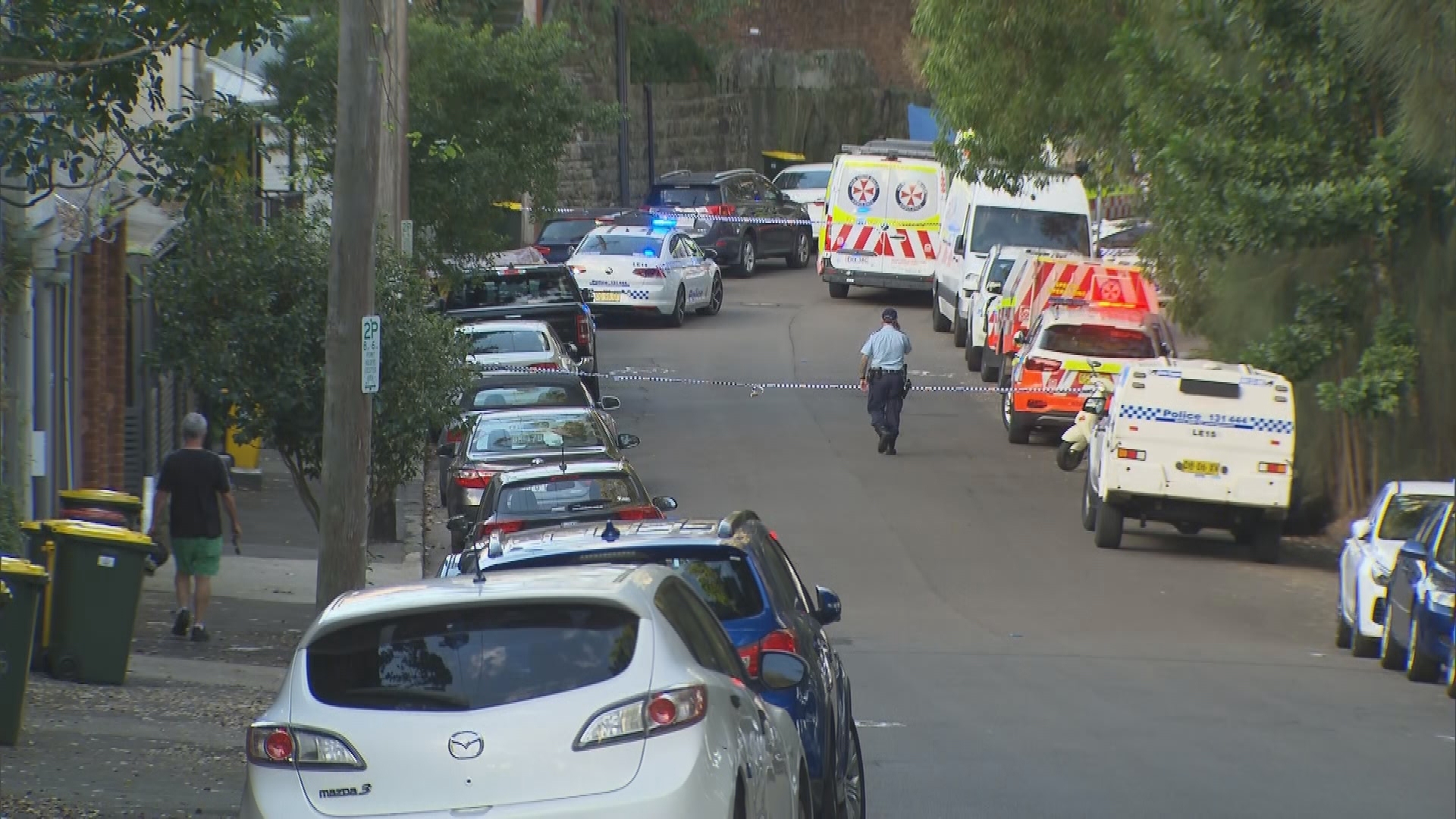 A man has died in hospital after being stabbed at Balmain today.Emergency services were called to Donnelly Street, following reports of an assault at about 3.40pm.
Police said they found a man, believed to be aged in his 30s, suffering facial injuries and stab wounds to his torso.