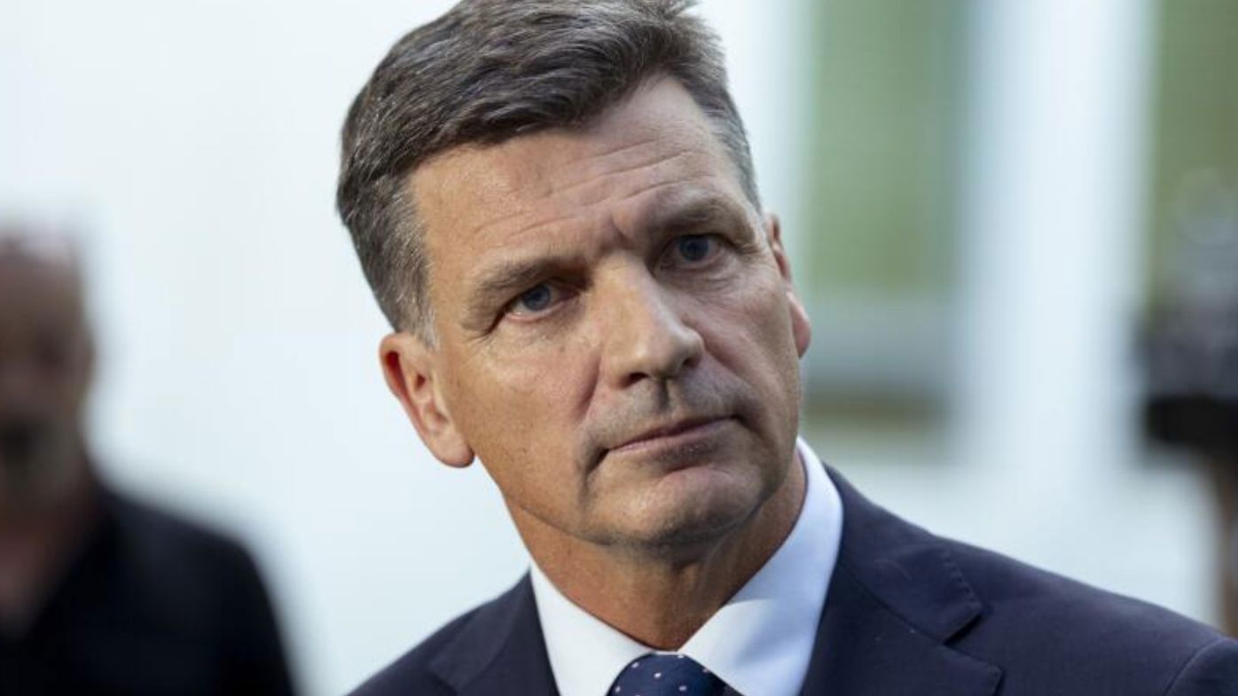 b34fd851-43b3-476c-b2d6-283f268c3584