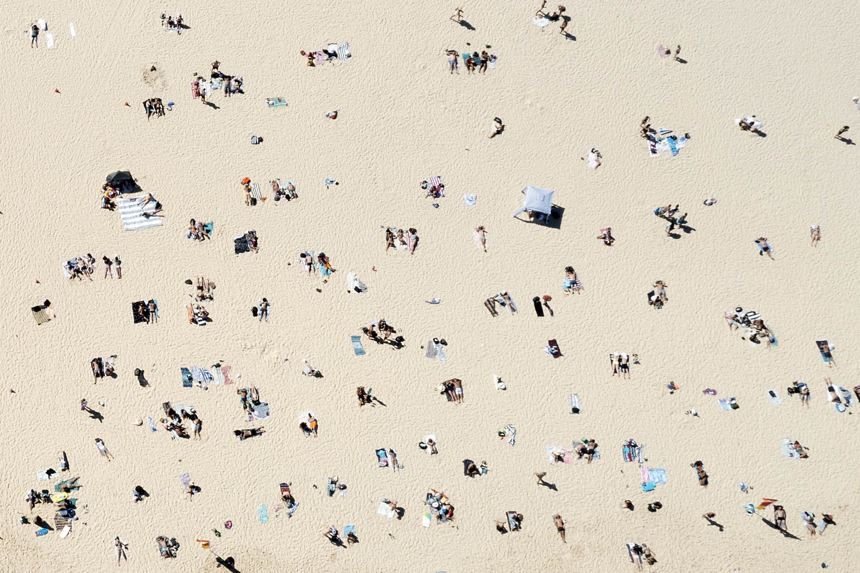 Bondi Beach on New Years eve. December 31, 2021. Photo: Rhett Wyman/SMH