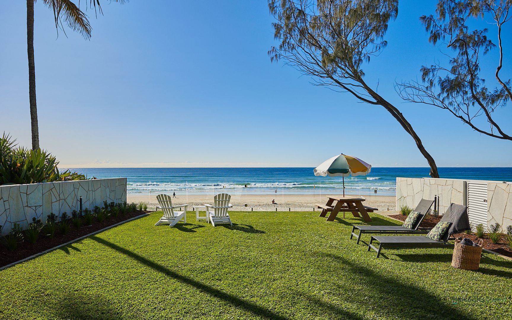 1/31 Albatross Avenue, Mermaid Beach QLD 4218 nothing between the beach and this home