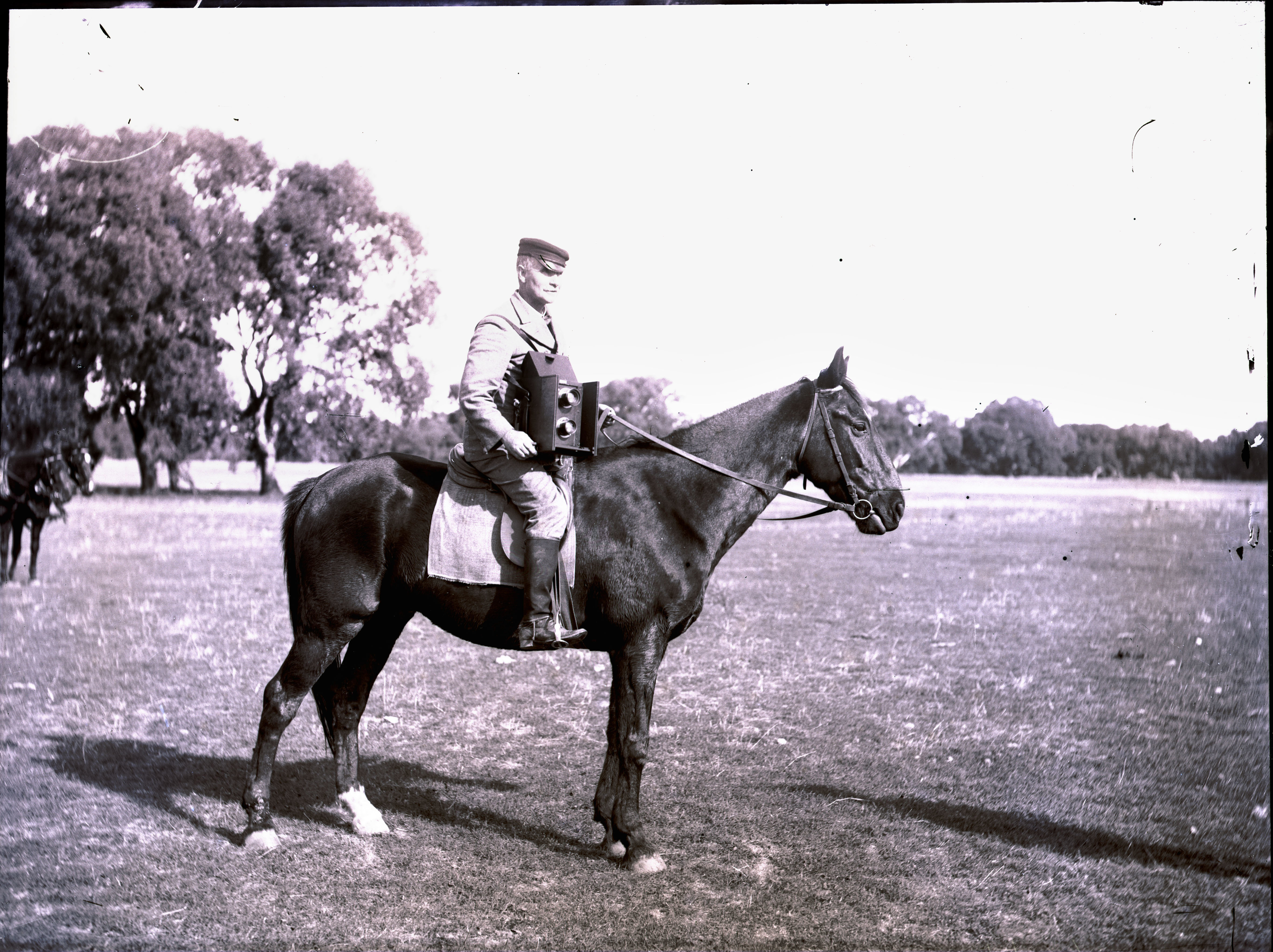 SMH photographer George Bell. 1910. Fairfax Archives, Rich and Rare