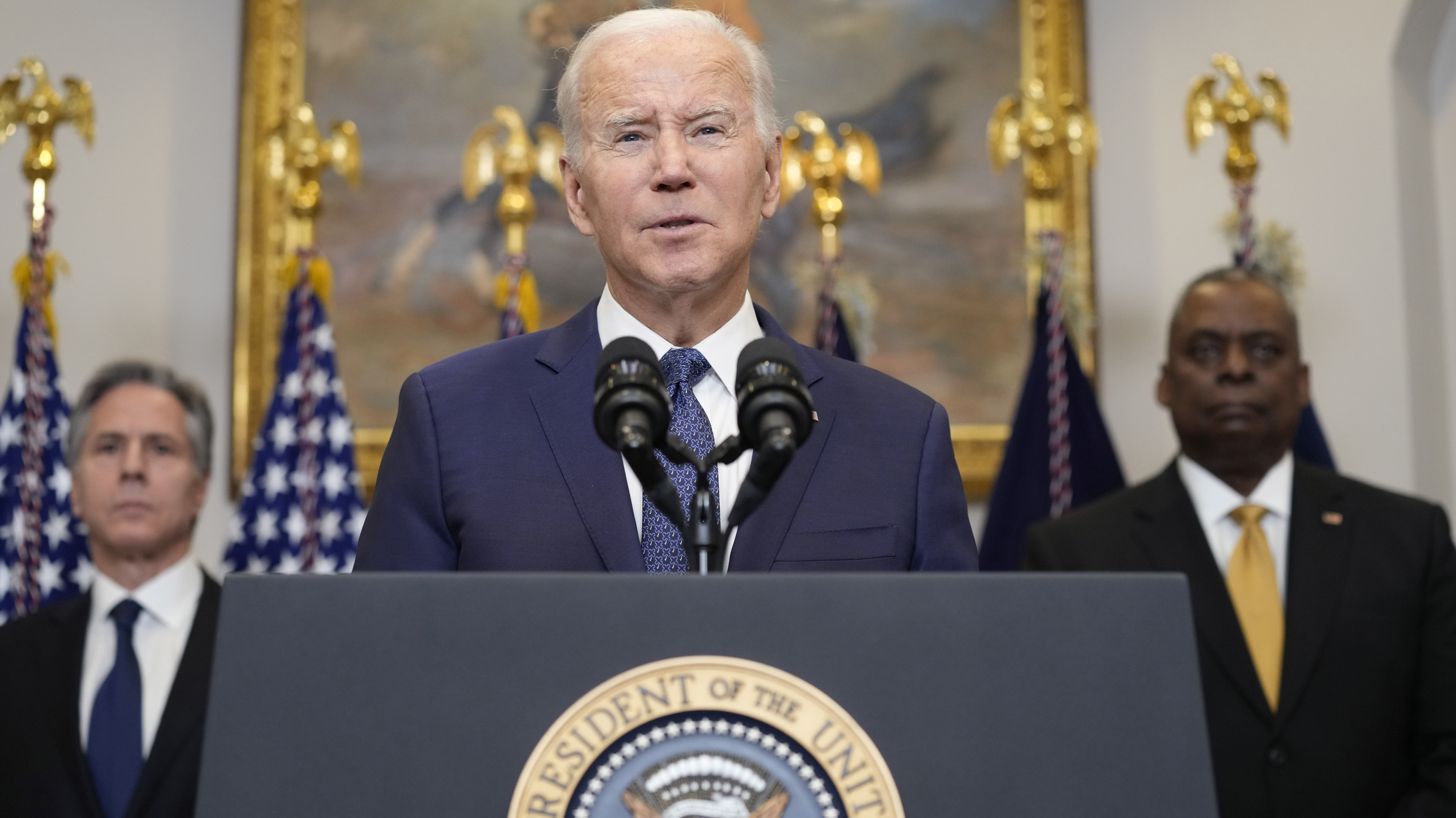 El presidente Joe Biden habla sobre Ucrania desde la Sala Roosevelt en la Casa Blanca en Washington, DC. 