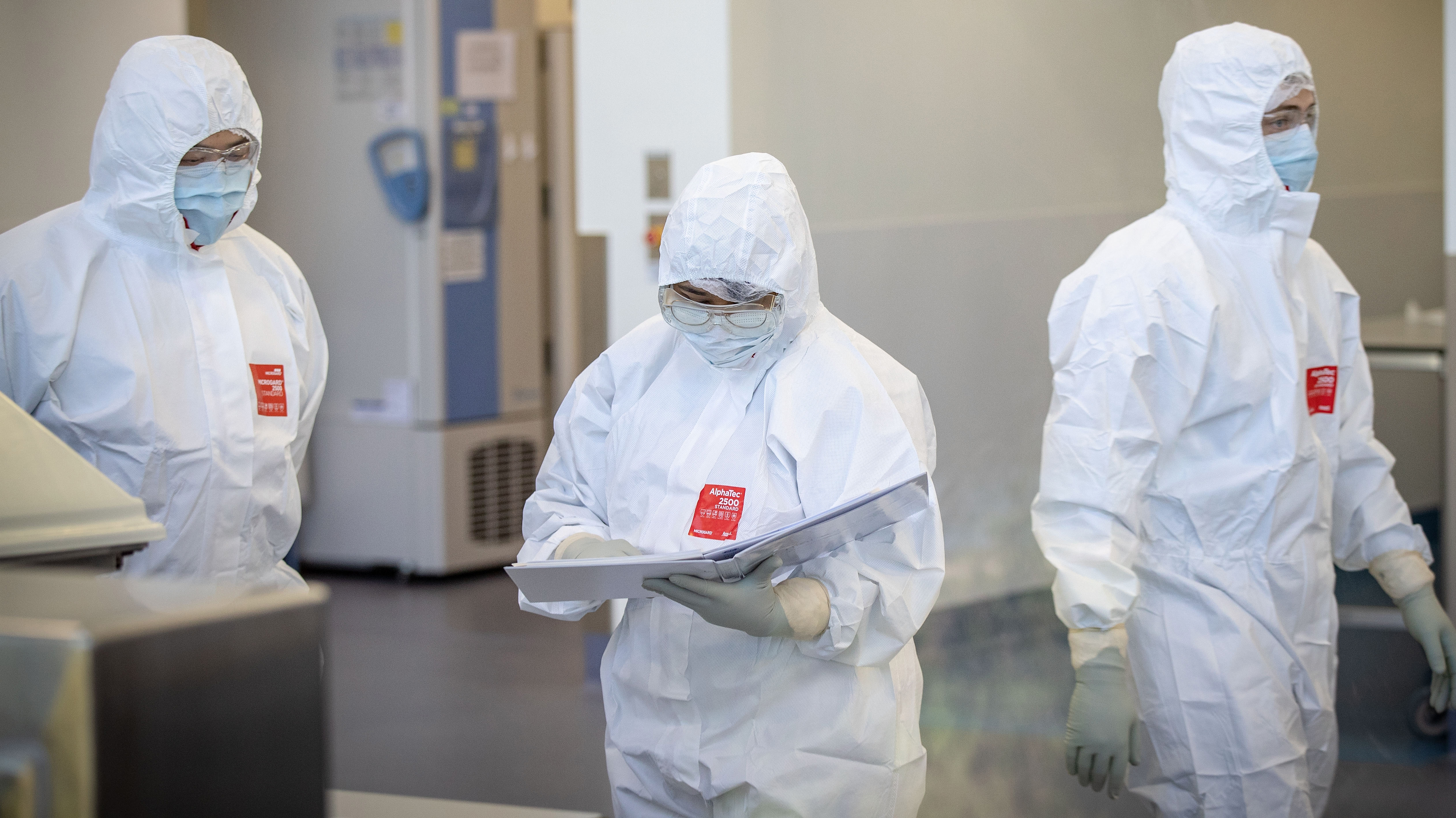 MELBOURNE, AUSTRALIA - NOVEMBER 08: Staff at CSL are seen working in the lab on November 08, 2020 in Melbourne, Australia. CSL will begin manufacturing AstraZeneca-Oxford University COVID-19 vaccine from Monday. (Photo by Darrian Traynor/Getty Images)