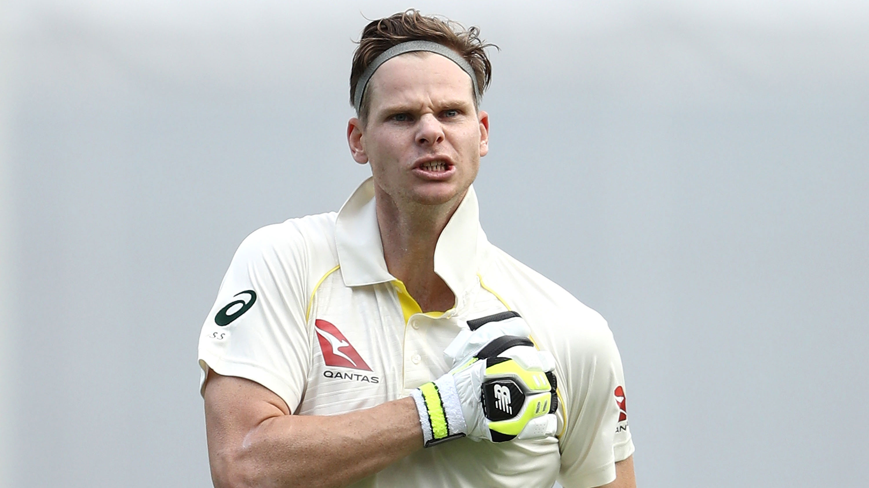 BRISBANE, AUSTRALIA - NOVEMBER 25: Steve Smith of Australia celebrates after reaching his century during day three of the First Test Match of the 2017/18 Ashes Series between Australia and England at The Gabba on November 25, 2017 in Brisbane, Australia. (Photo by Ryan Pierse/Getty Images)