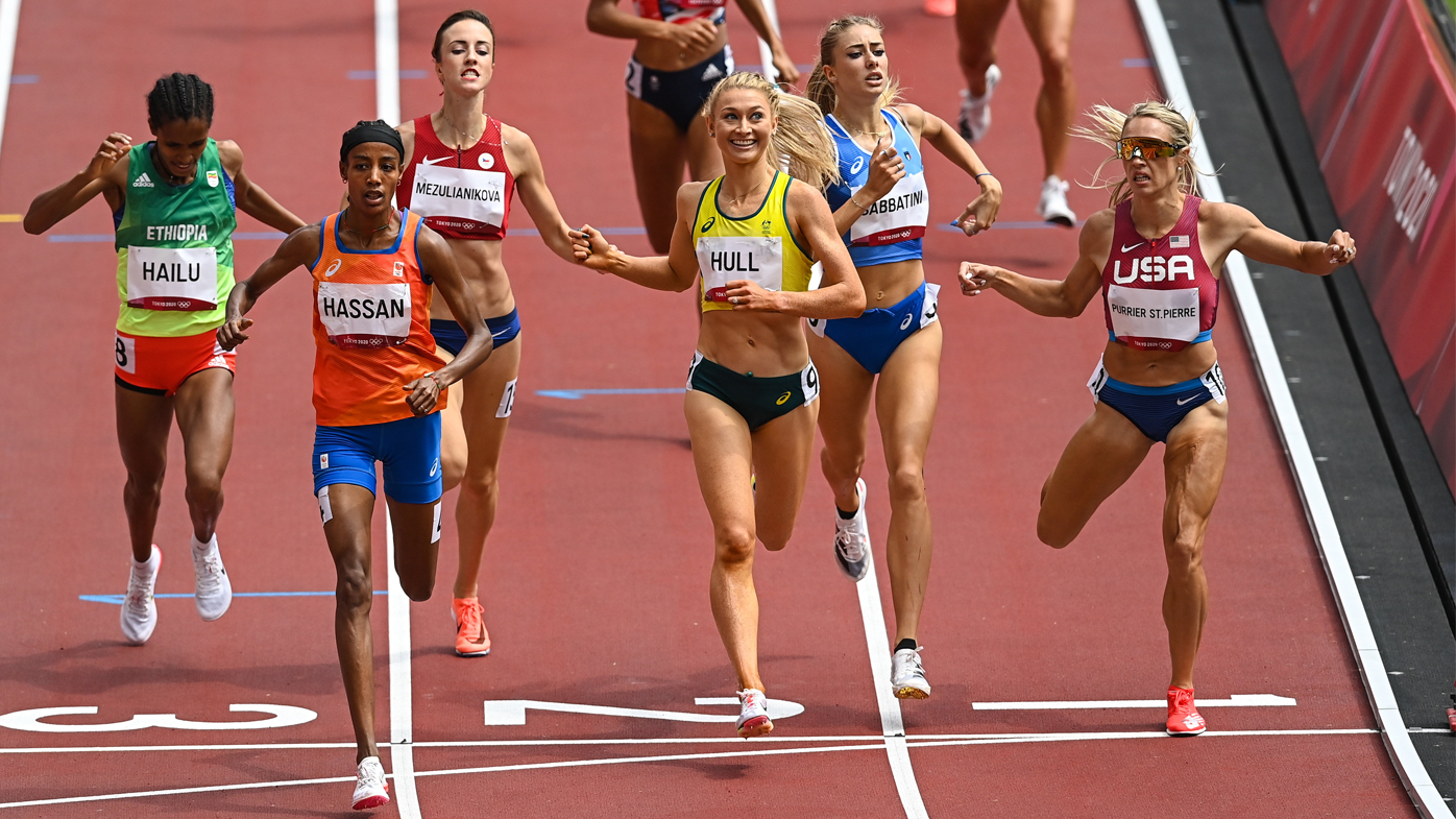 Dutch runner Hassan falls, gets up and wins 1,500 meter heat