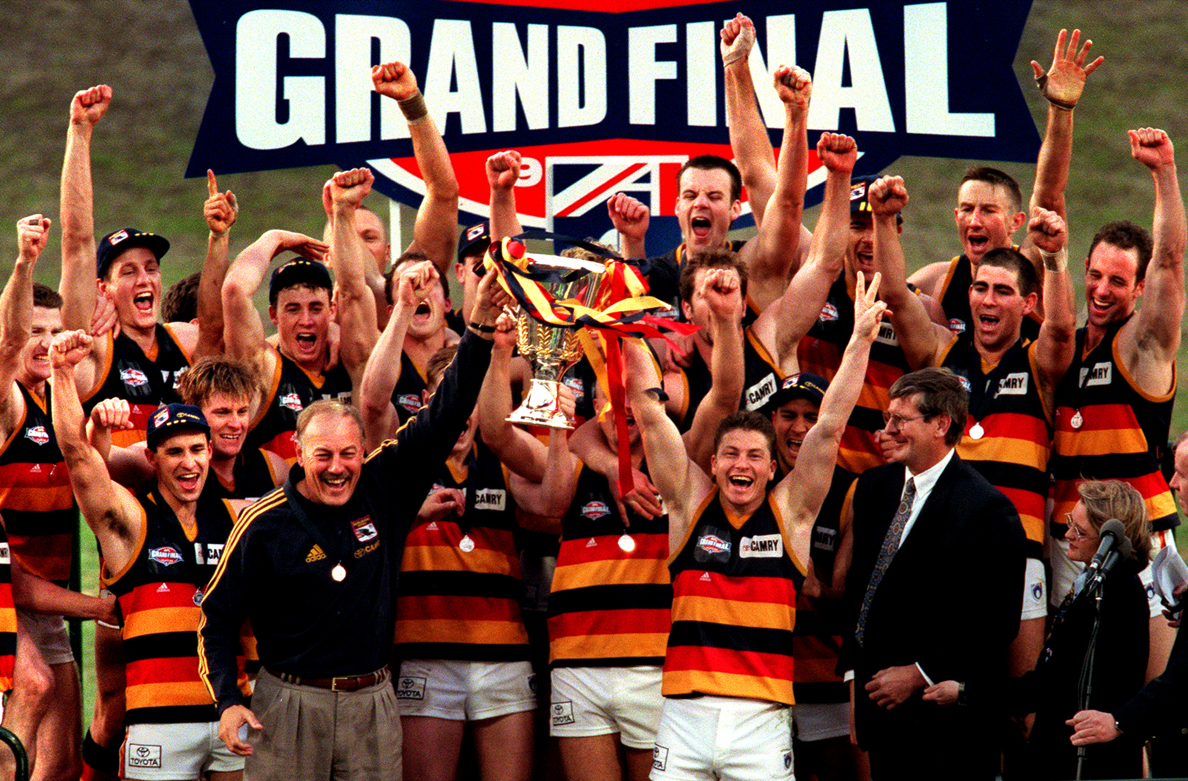 Heroes and heartache: The AFL and NRL Grand Final images that made footy  history