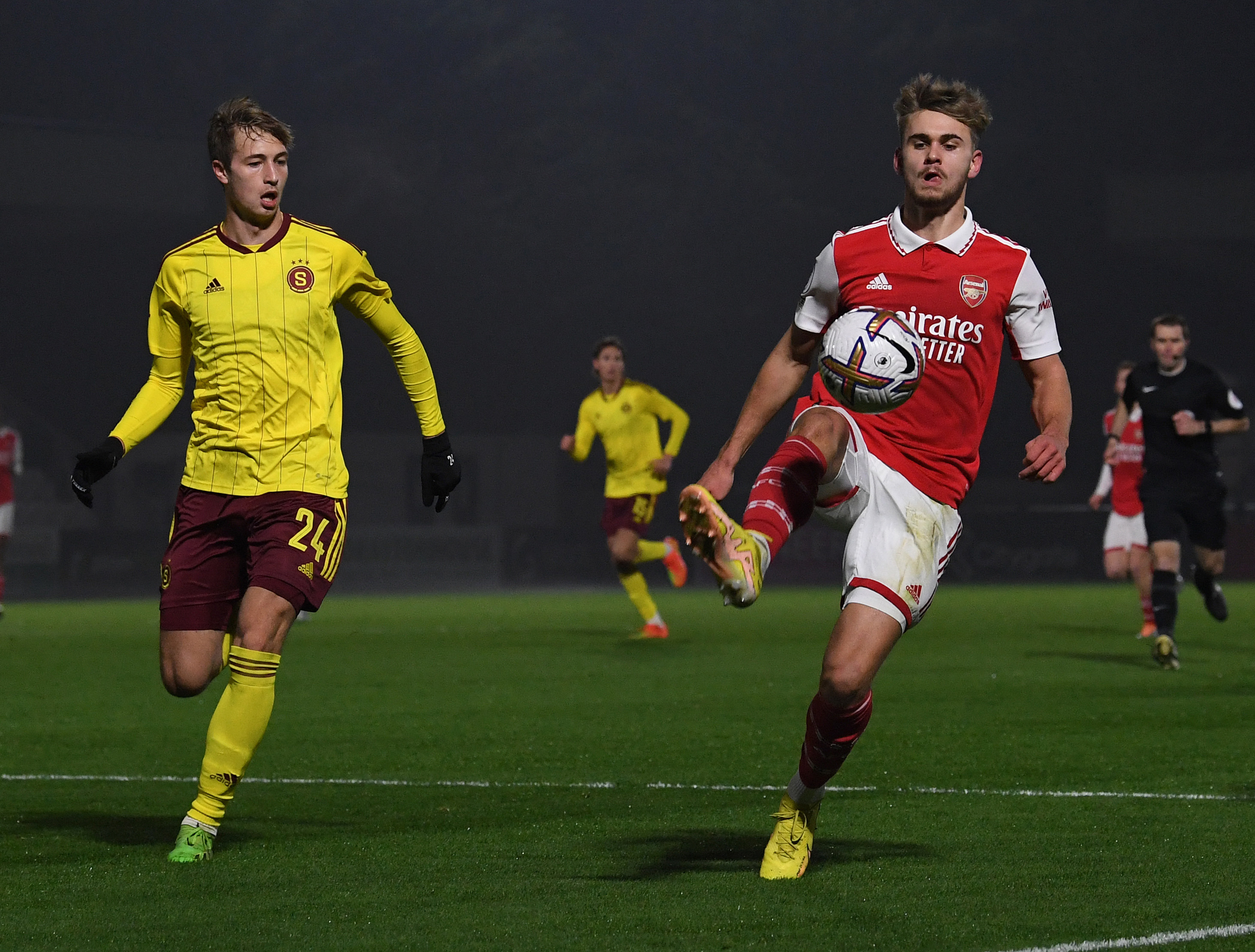 Billy Vigar in action for Arsenal's under 21 team in 2022.