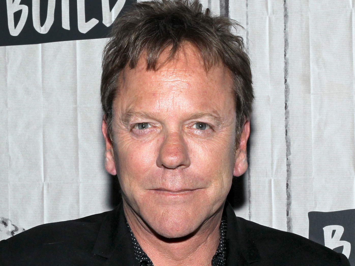 Kiefer Sutherland cancels remainder of tour after falling on the steps of his tour bus
