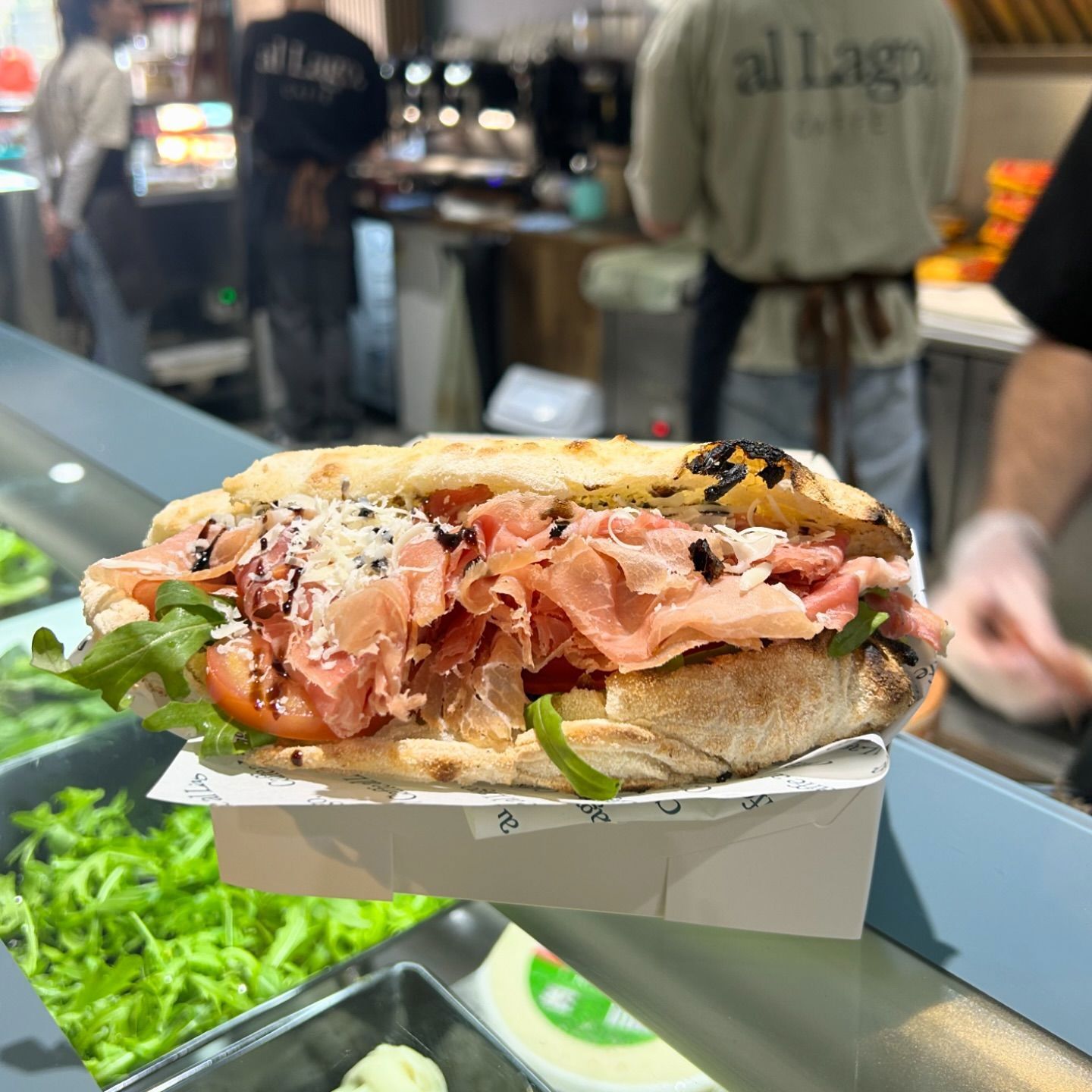 Would you wait 50 minutes for an  sandwich? Customers at this cafe think so